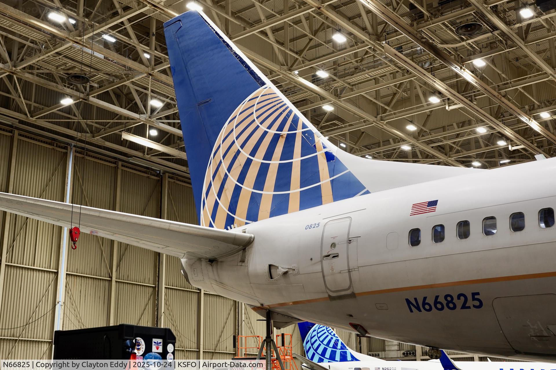 N66825, 2014 Boeing 737-924/ER C/N 42748, SFO 2025 N66825, 2014 Boeing 737-924/ER C/N 42748, SFO 2025