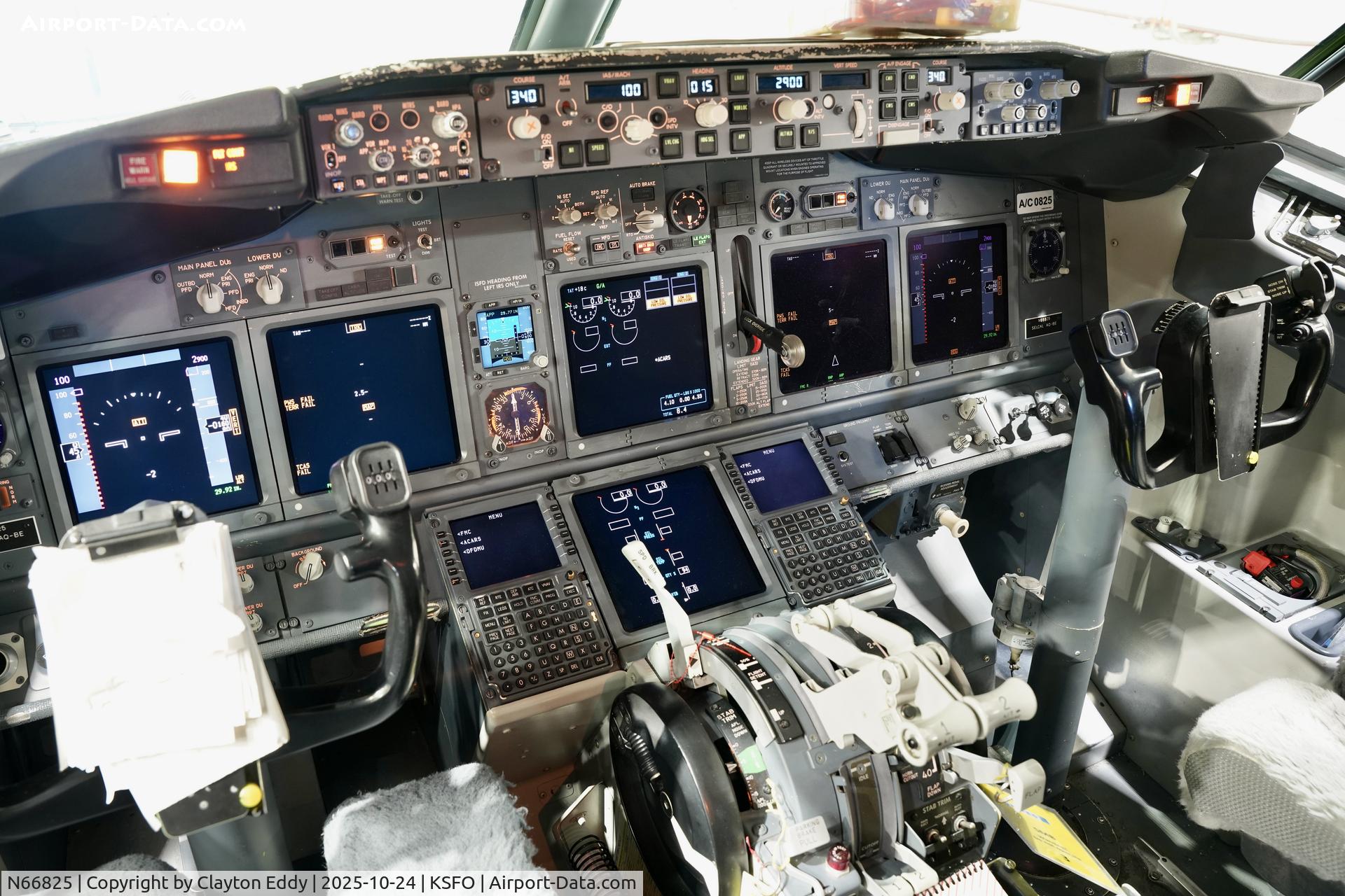 N66825, 2014 Boeing 737-924/ER C/N 42748, SFO 2025 N66825, 2014 Boeing 737-924/ER C/N 42748, SFO 2025