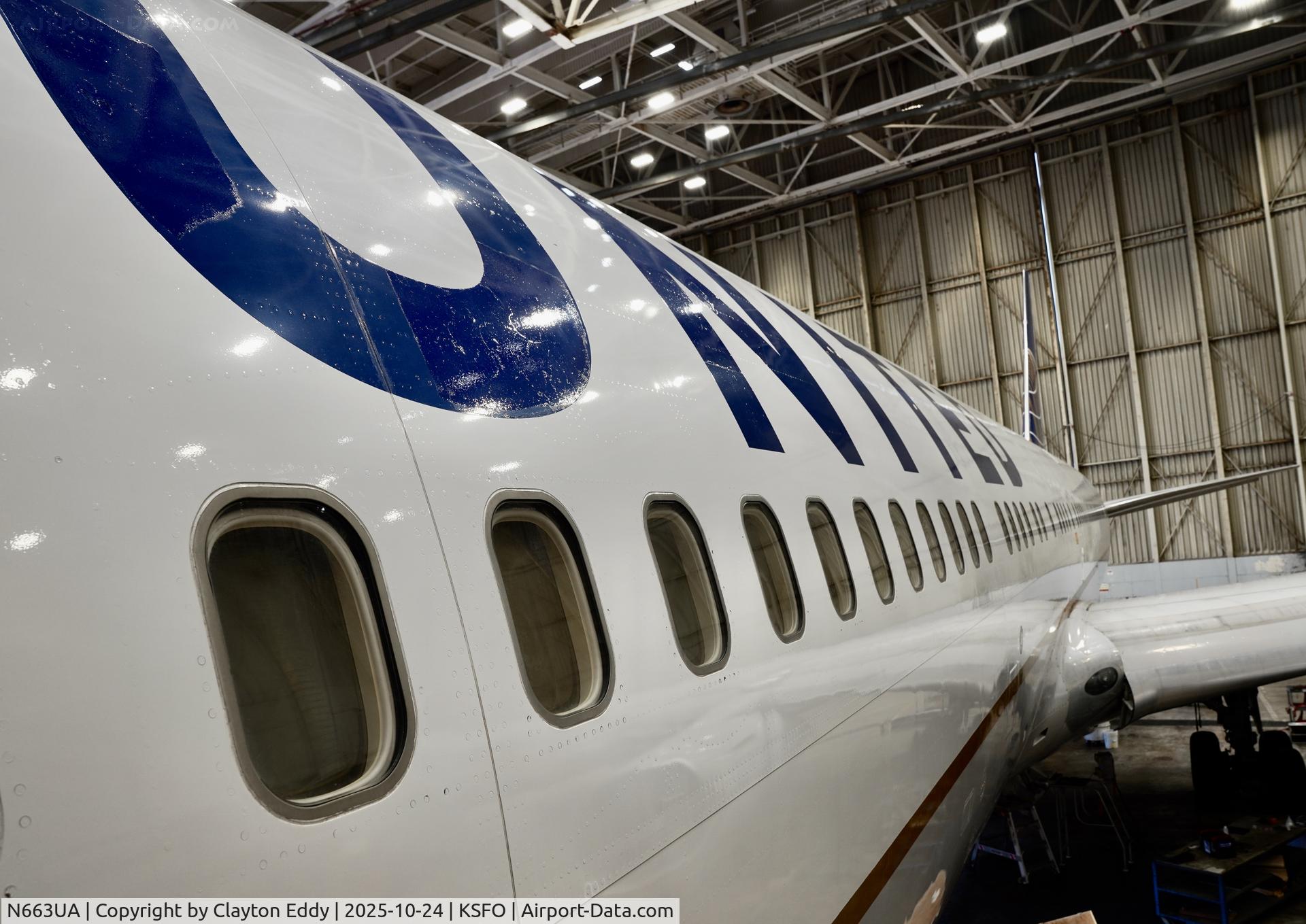 N663UA, 1993 Boeing 767-322 C/N 27160, PW4000 engine SFO 2025 N663UA, 1993 Boeing 767-322 C/N 27160, PW4000 engine SFO 2025