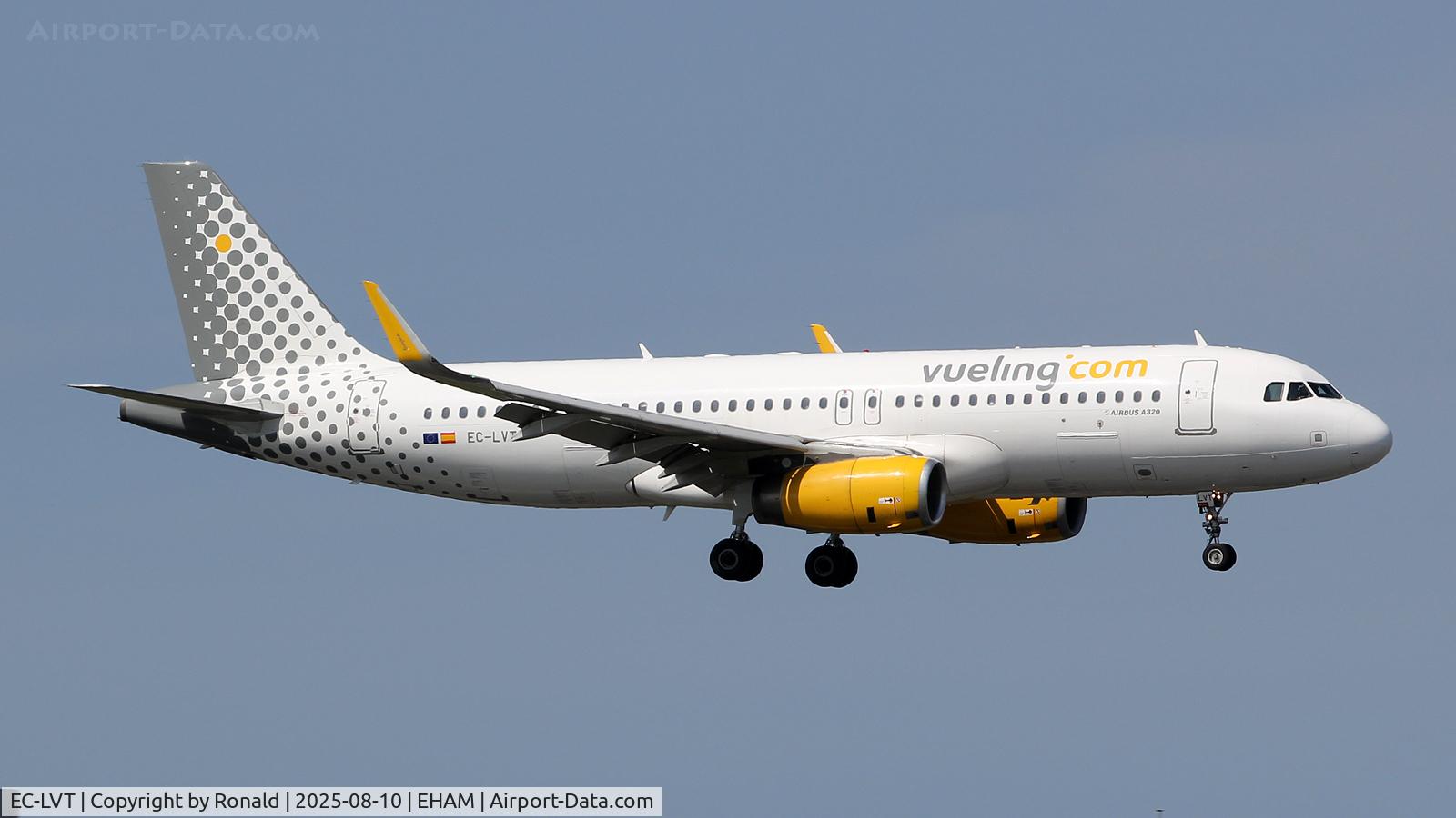 EC-LVT, 2013 Airbus A320-232 C/N 5612, at spl