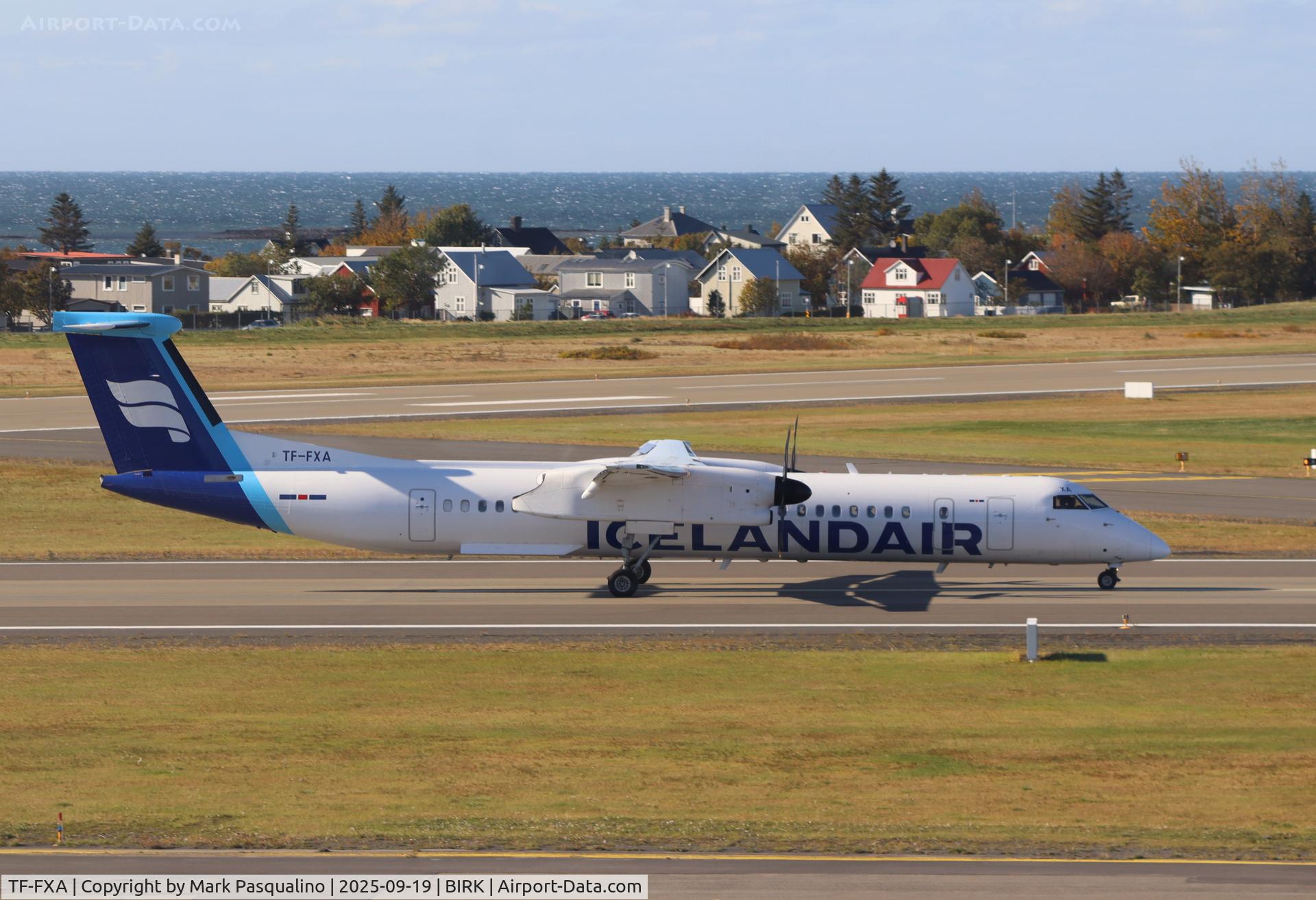TF-FXA, 2001 Bombardier DHC-8-402 Q400 Dash 8 C/N 4022, DHC-8-402 Q400 TF-FXA, 2001 Bombardier DHC-8-402 Q400 Dash 8 C/N 4022, DHC-8-402 Q400