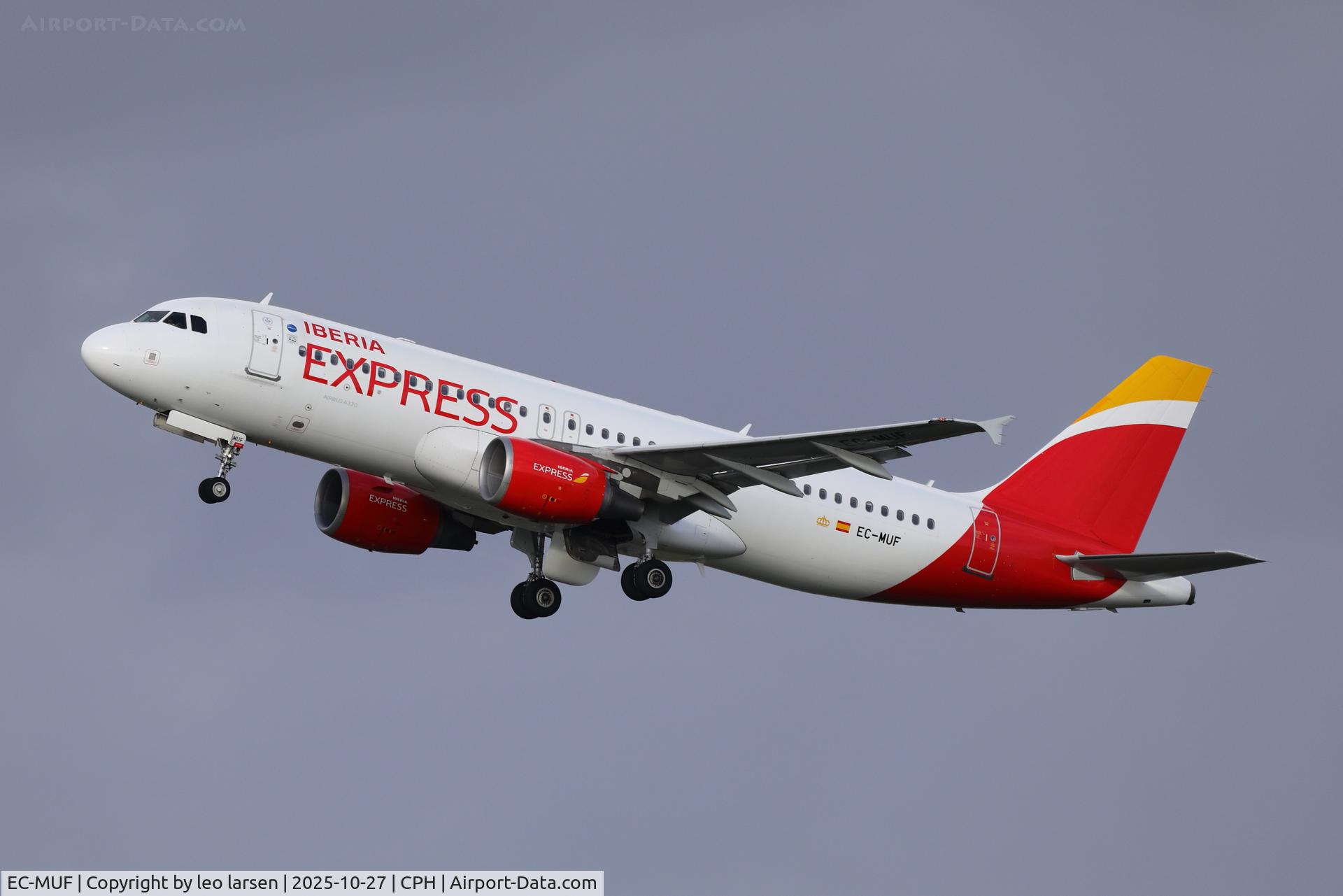 EC-MUF, 2007 Airbus A320-214 C/N 3278, Copenhagen 27.10.2025
 EC-MUF, 2007 Airbus A320-214 C/N 3278, Copenhagen 27.10.2025