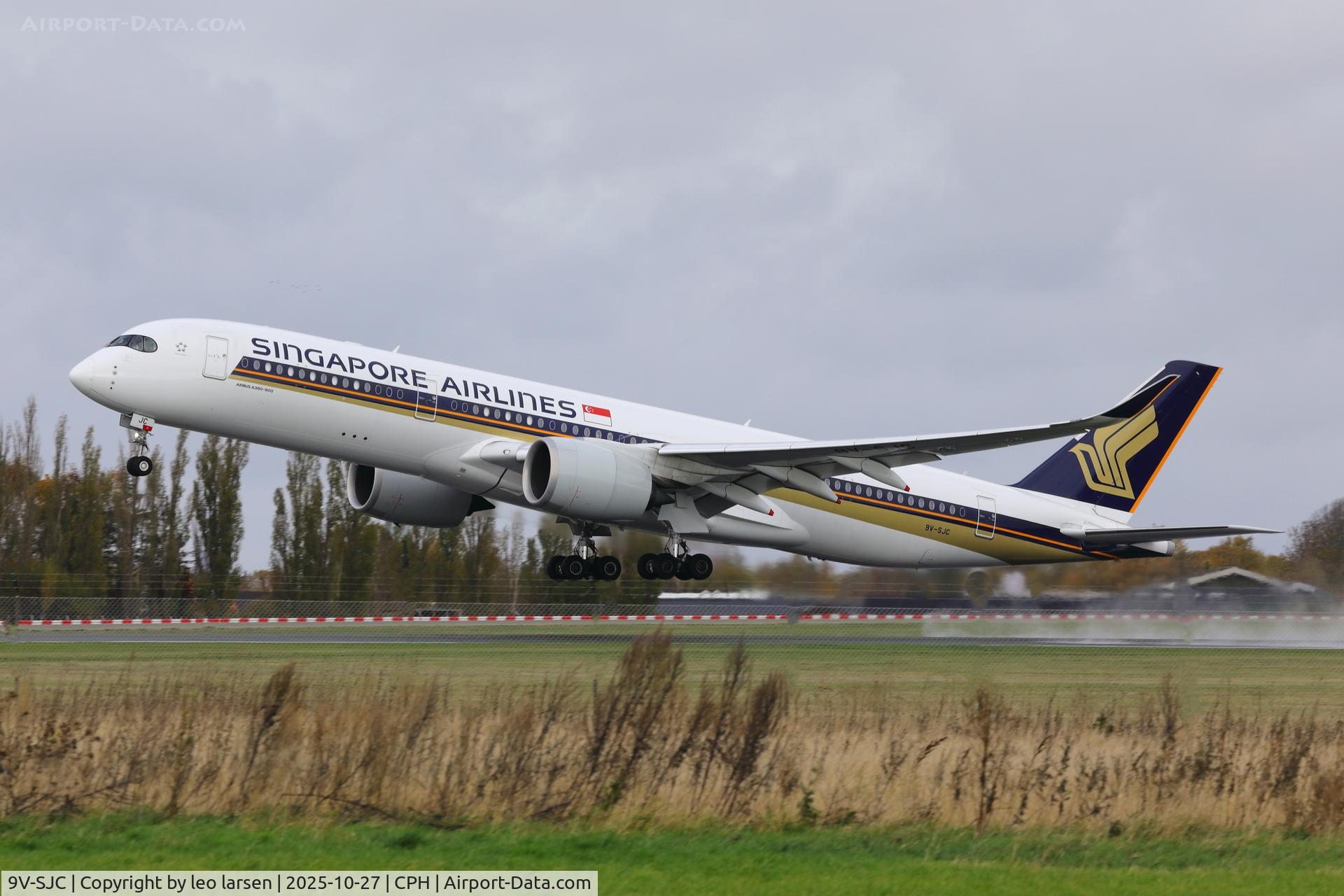 9V-SJC, 2022 Airbus A350-941 C/N 564, Copenhagen 27.10.2025