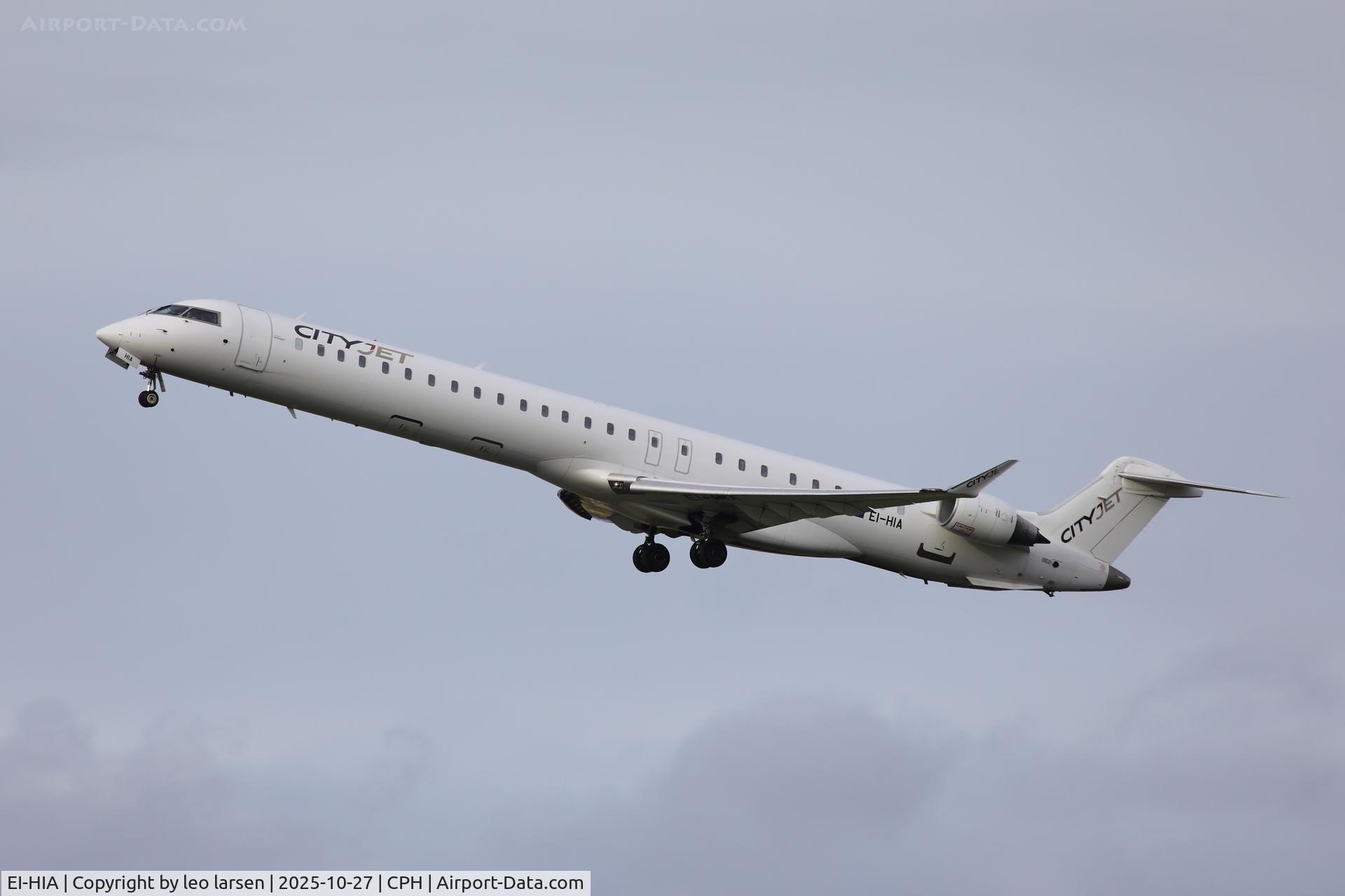 EI-HIA, 2010 Bombardier CRJ-1000EL NG (CL-600-2E25) C/N 19006, Copenhagen 27.10.2025 EI-HIA, 2010 Bombardier CRJ-1000EL NG (CL-600-2E25) C/N 19006, Copenhagen 27.10.2025