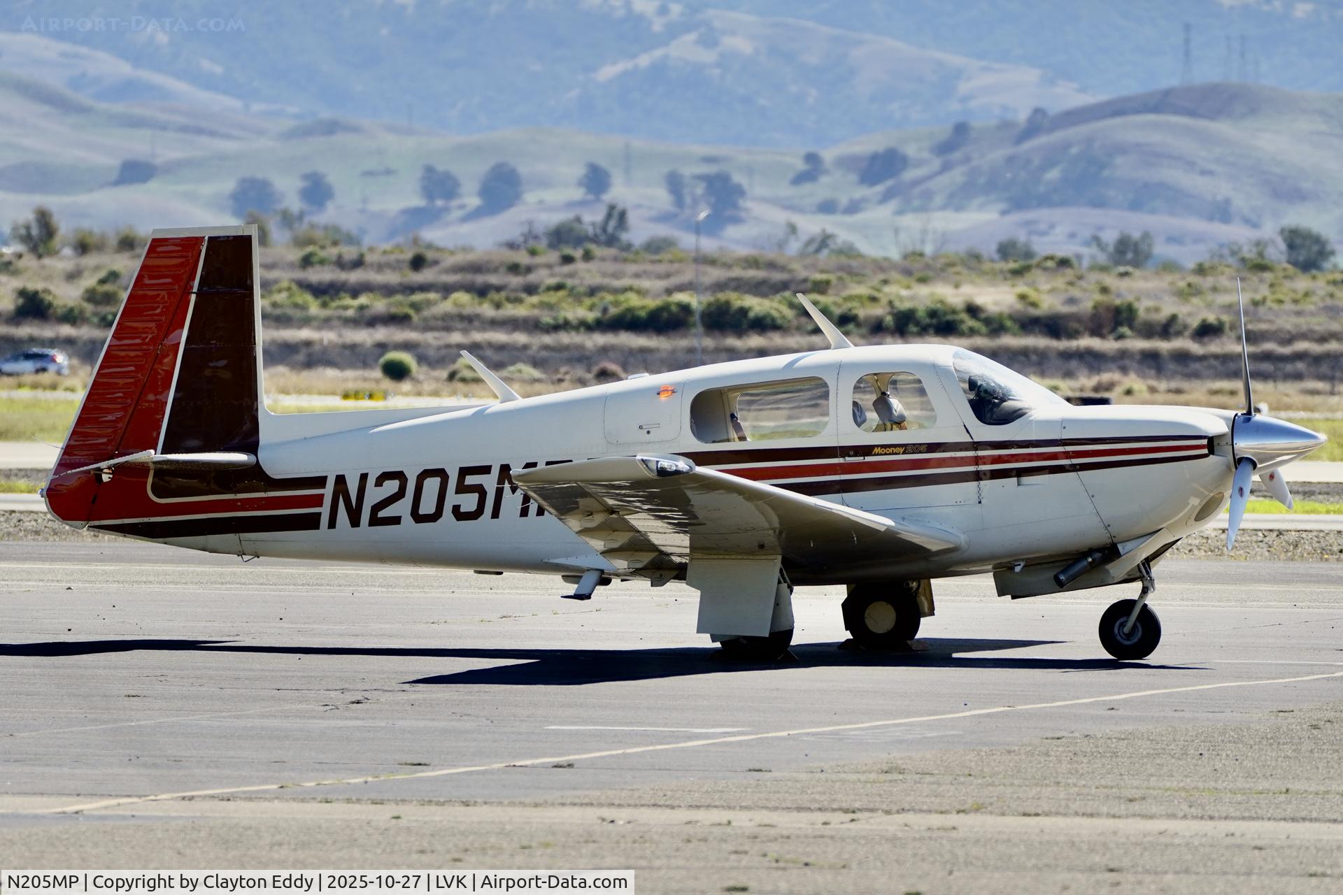 N205MP, 1987 Mooney M20J 201 C/N 24-3032, Livermore airport in California 2025 N205MP, 1987 Mooney M20J 201 C/N 24-3032, Livermore airport in California 2025