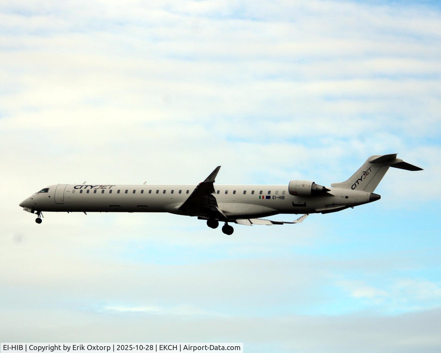 EI-HIB, 2011 Bombardier CRJ-1000EL NG (CL-600-2E25) C/N 19012, EI-HIB operating for SAS landing rw 22L