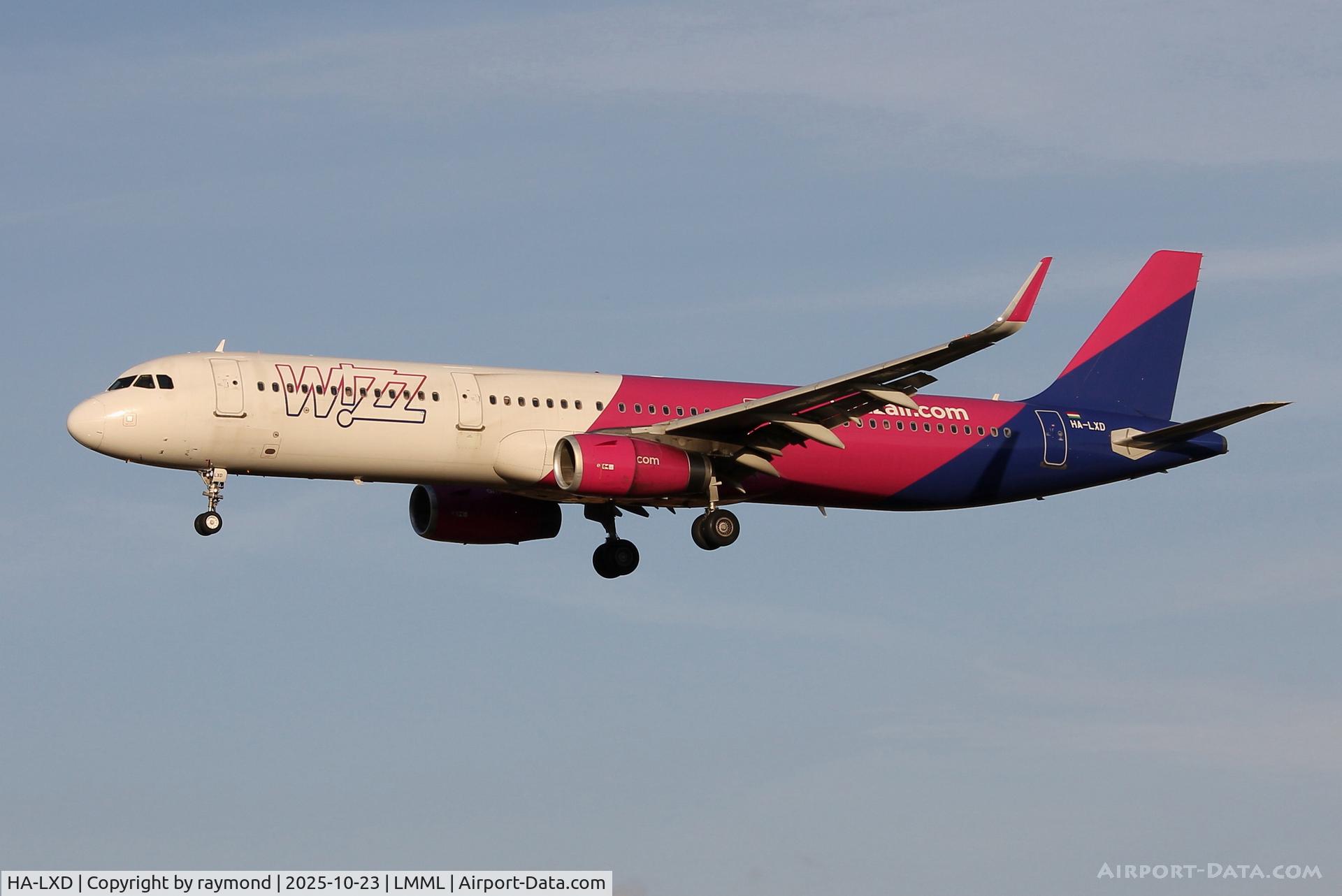 HA-LXD, 2016 Airbus A321-231 C/N 7032, Wizzair A321-231 reg HA-LXD landing in Malta.