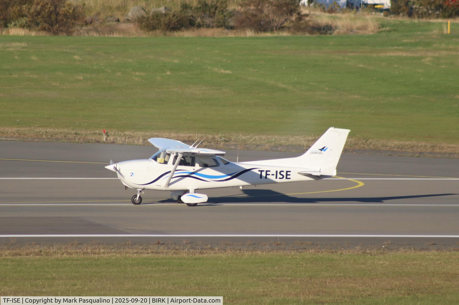 TF-ISE, 1978 Cessna 172N C/N 17270142, Cessna 172N TF-ISE, 1978 Cessna 172N C/N 17270142, Cessna 172N