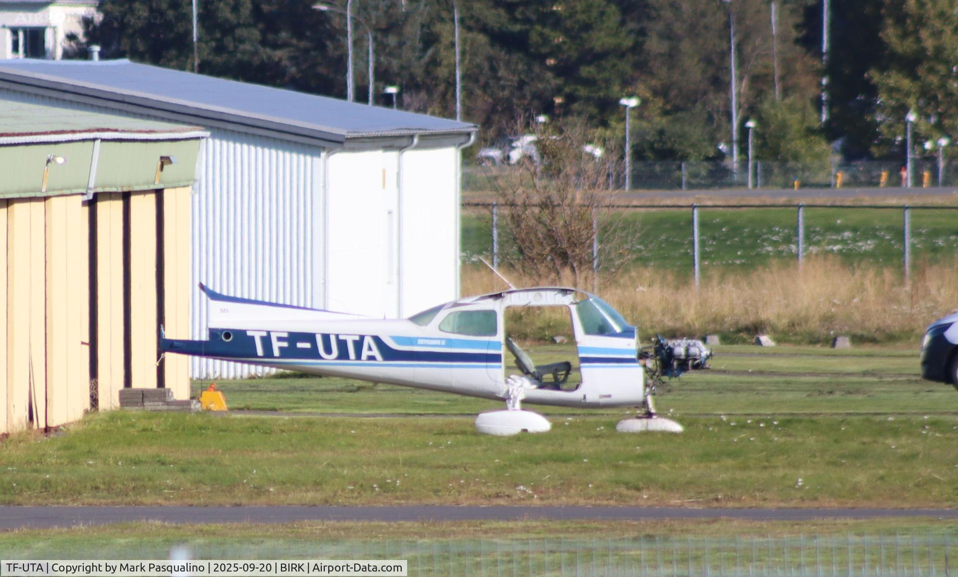 TF-UTA, 1975 Cessna 172M Skyhawk C/N 17265561, Cessna 172M TF-UTA, 1975 Cessna 172M Skyhawk C/N 17265561, Cessna 172M