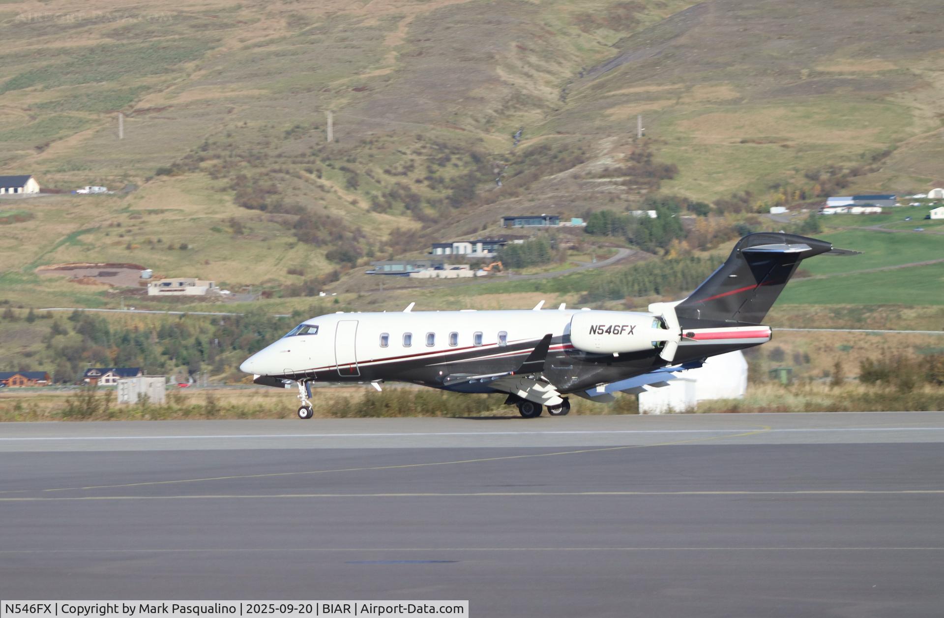 N546FX, 2009 Bombardier Challenger 300 (BD-100-1A10) C/N 20319, Bombardier Challenger 300