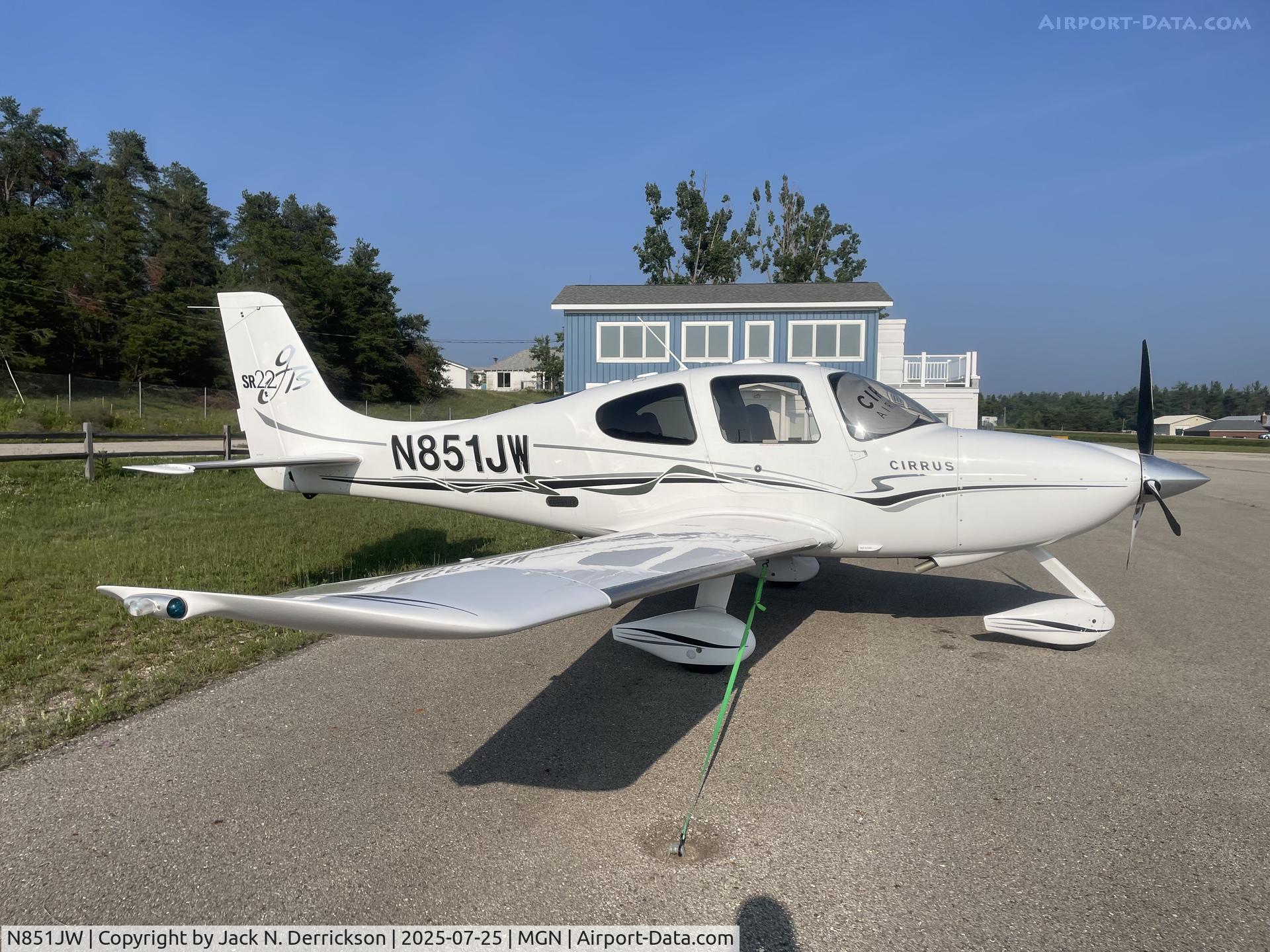 N851JW, 2005 Cirrus SR22 C/N 1477, Harbor Springs N851JW, 2005 Cirrus SR22 C/N 1477, Harbor Springs