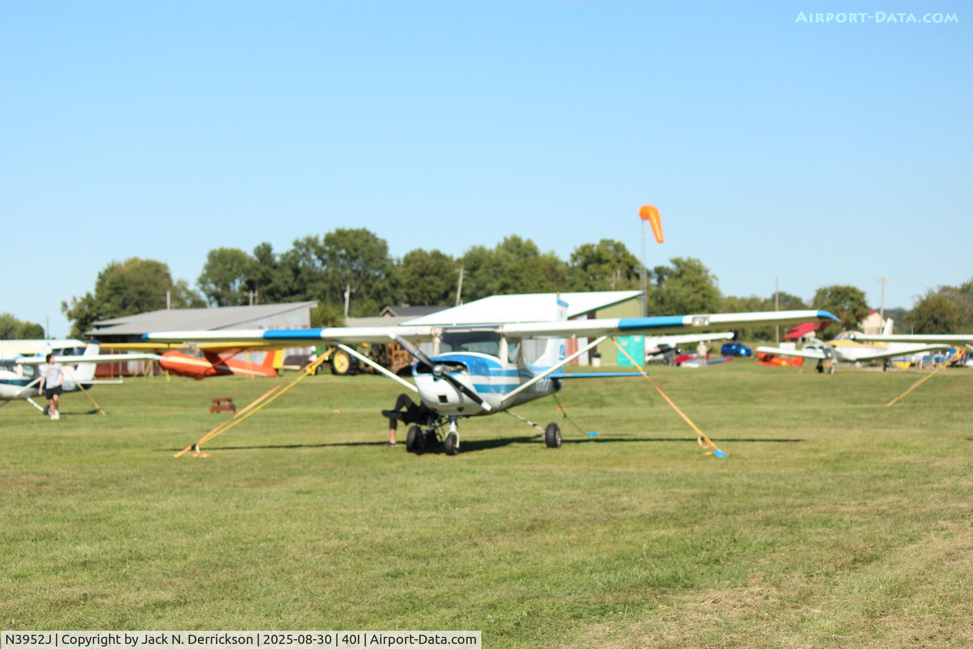 N3952J, 1966 Cessna 150G C/N 15065252, 2025 40I airshow N3952J, 1966 Cessna 150G C/N 15065252, 2025 40I airshow