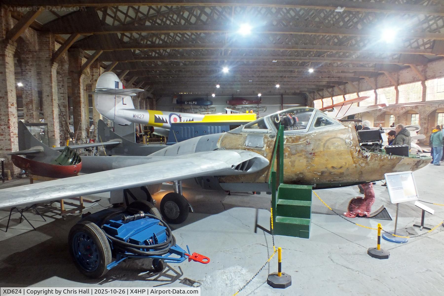 XD624, De Havilland DH-115 Vampire T.11 C/N 15449, Hooton Park 16/10/25 XD624, De Havilland DH-115 Vampire T.11 C/N 15449, Hooton Park 16/10/25