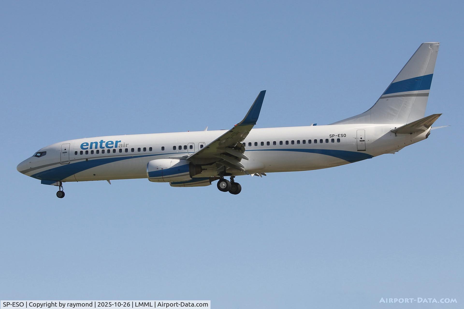 SP-ESO, Boeing 737-85C C/N 30723, Boeing 737-85C reg SP-ESO of Enter Air landing in Malta.