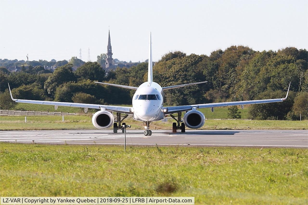 LZ-VAR, 2012 Embraer 190AR (ERJ-190-100IGW) C/N 19000496, Lining up rwy 07R, Brest-Bretagne airport (LFRB-BES)