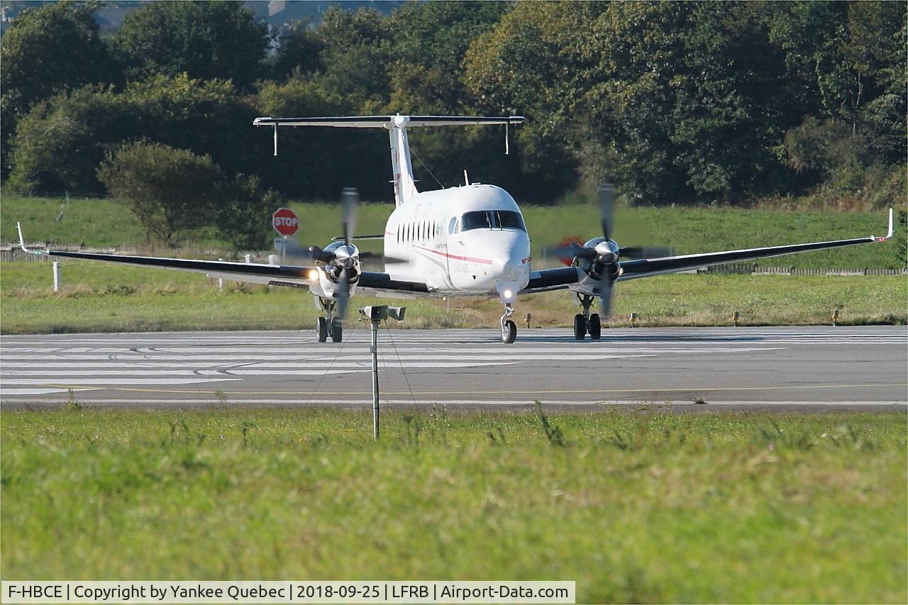 F-HBCE, 1998 Beech 1900D C/N UE-323, Lining up rwy 07R, Brest-Bretagne airport (LFRB-BES)