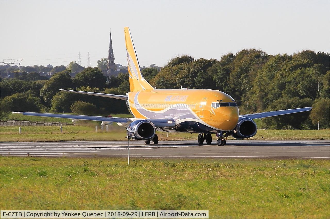 F-GZTB, 1999 Boeing 737-33V C/N 29336, Lining up rwy 07R, Brest-Bretagne airport (LFRB-BES)