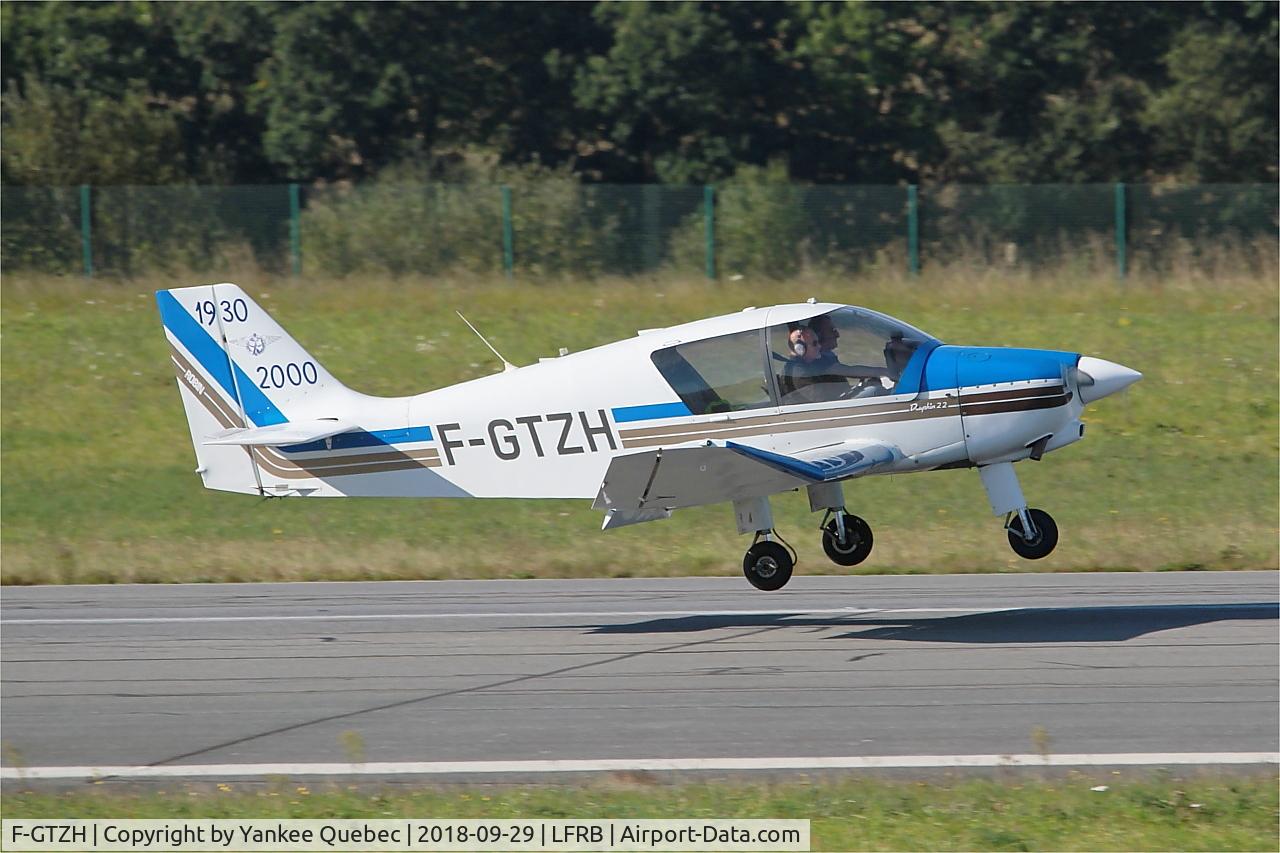 F-GTZH, Robin DR-400-120 Petit Prince C/N 2455, Landing rwy 07R, Brest-Bretagne airport (LFRB-BES)