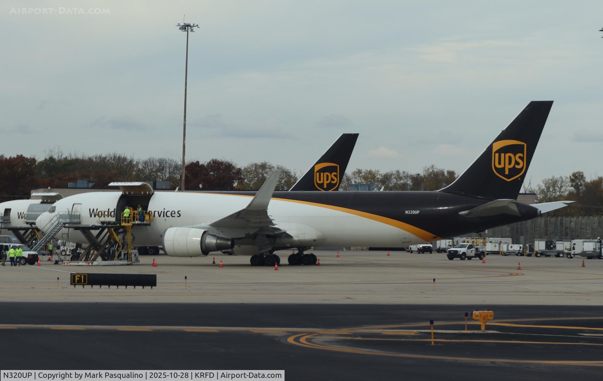 N320UP, 1997 Boeing 767-34AF C/N 27747, Boeing 767-34AF N320UP, 1997 Boeing 767-34AF C/N 27747, Boeing 767-34AF