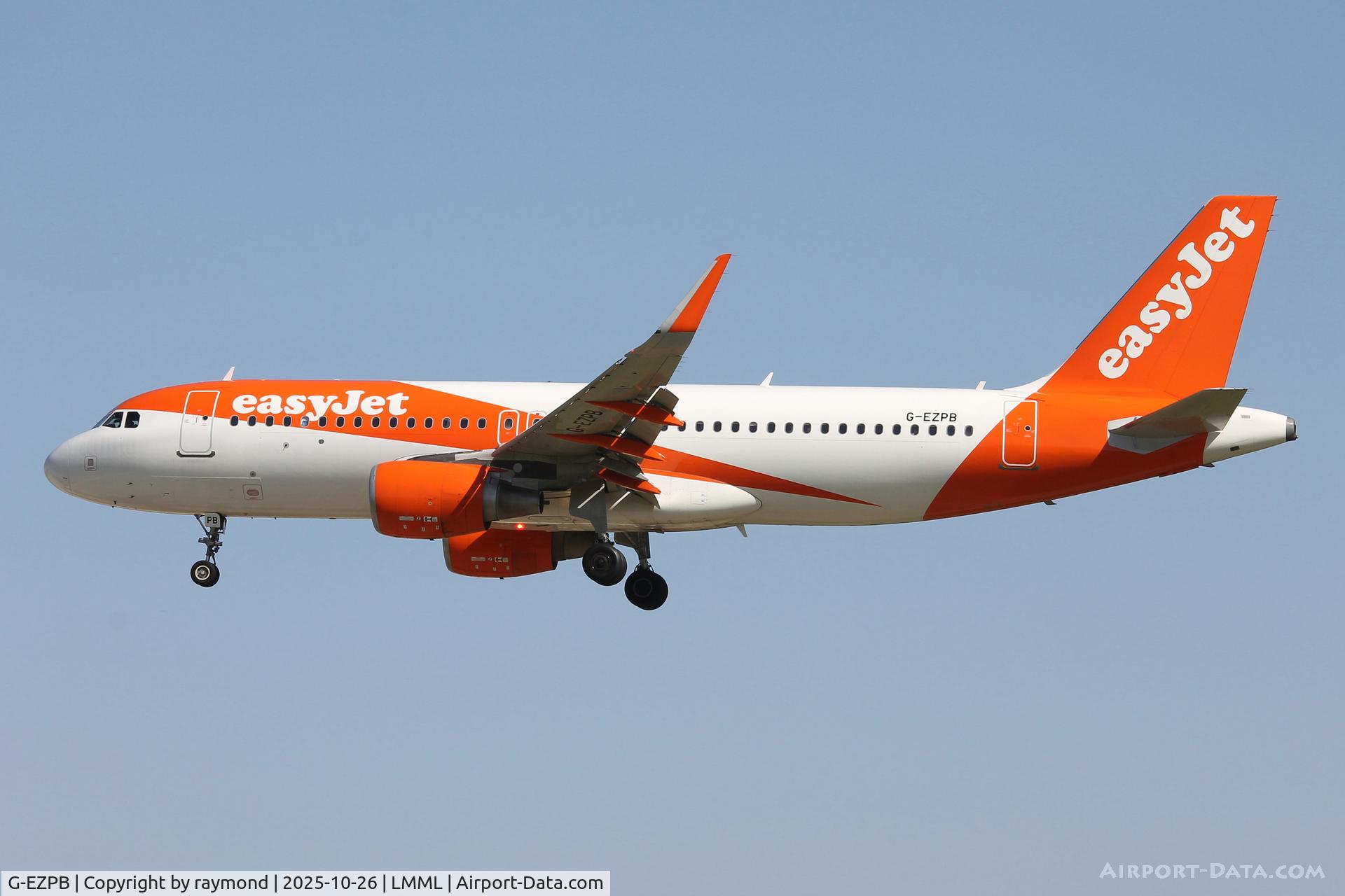 G-EZPB, 2015 Airbus A320-214 C/N 6977, Airbus A320-214 reg G-EZPB of Easyjet landing in Malta.