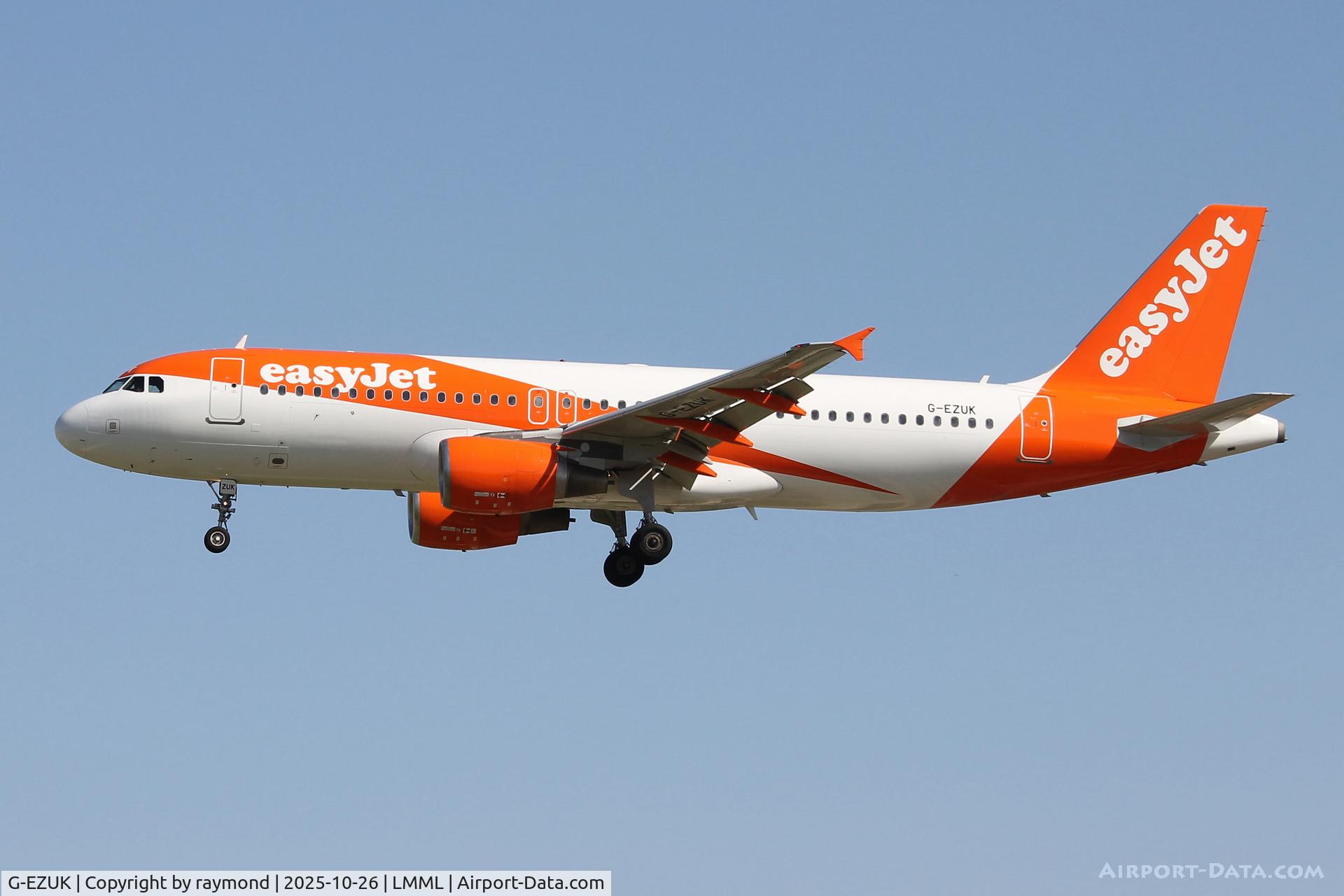 G-EZUK, 2011 Airbus A320-214 C/N 4749, Airbus A320-214 reg G-EZUK of Easyjet landing in Malta.