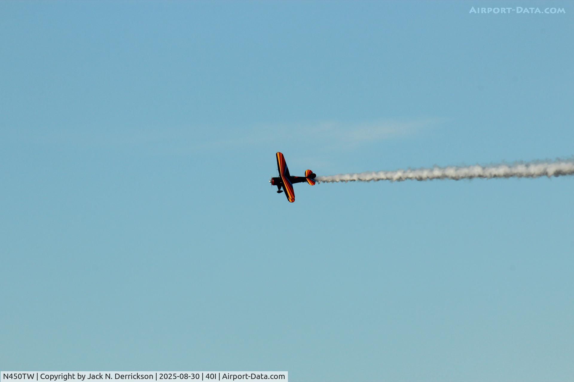 N450TW, 1989 WACO Taperwing T-10 Replica C/N TA1, 2025 40I Airshow N450TW, 1989 WACO Taperwing T-10 Replica C/N TA1, 2025 40I Airshow