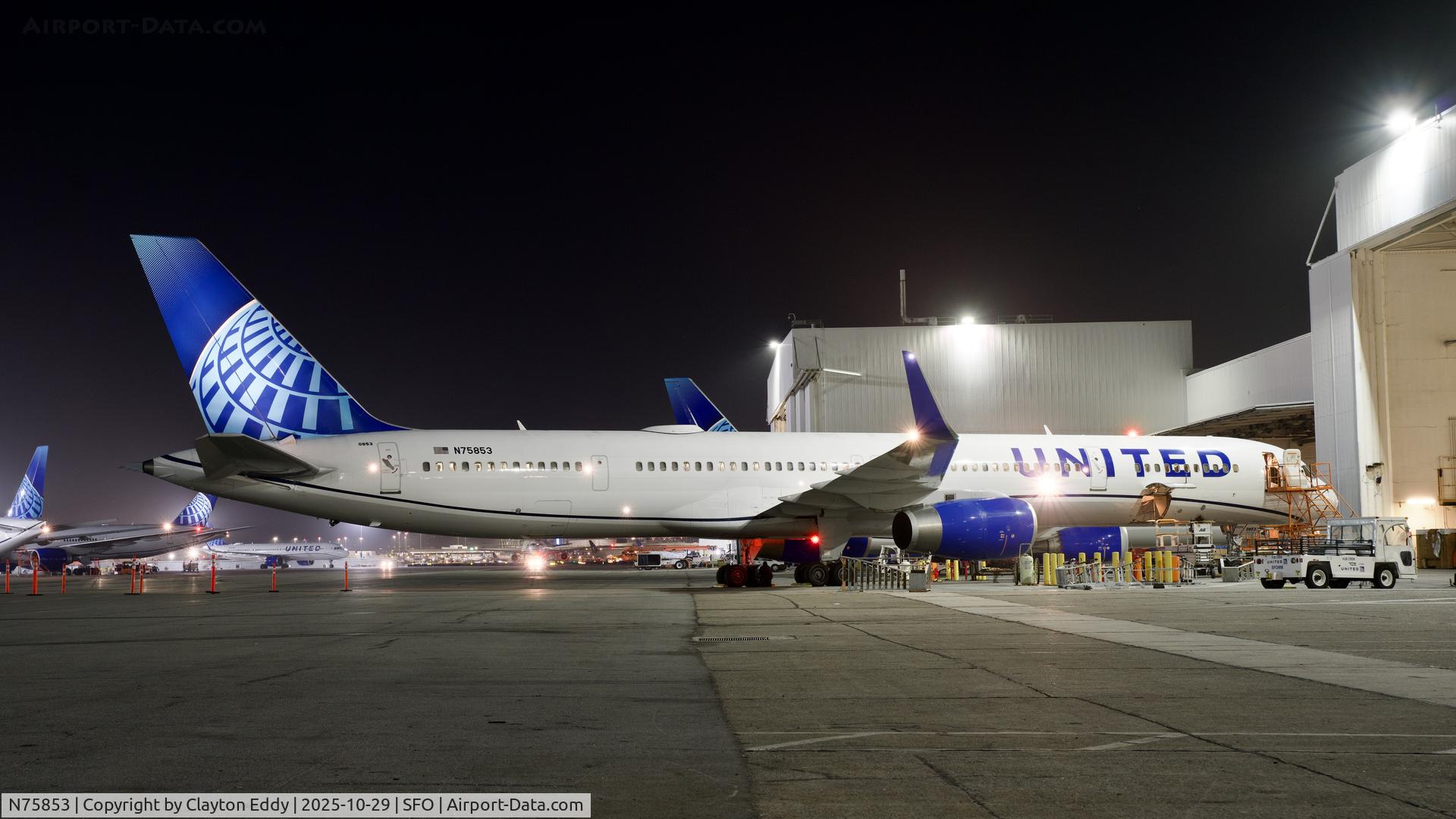N75853, 2002 Boeing 757-324 C/N 32812, SFO 2025 N75853, 2002 Boeing 757-324 C/N 32812, SFO 2025