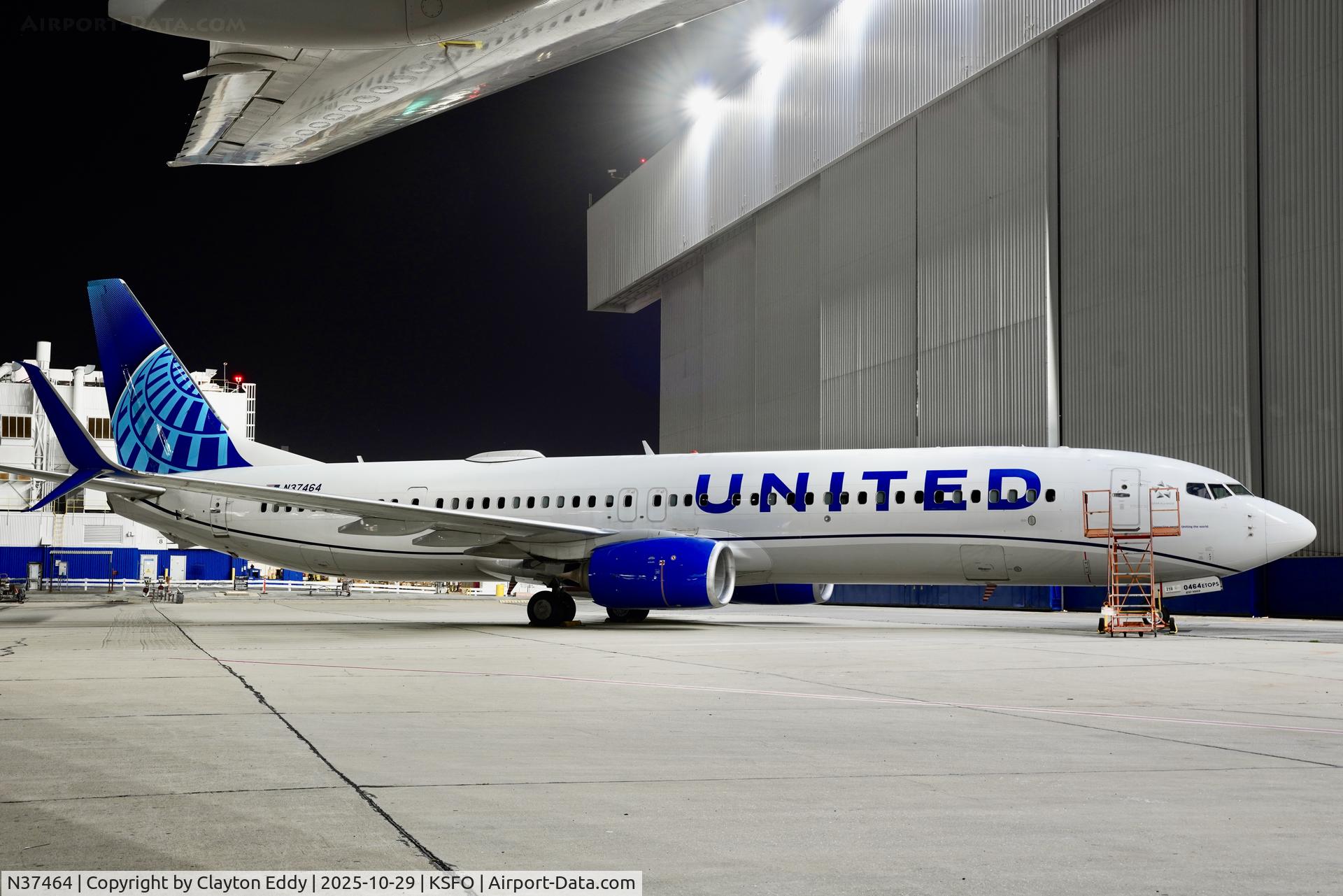 N37464, 2012 Boeing 737-924/ER C/N 41745, SFO 2025