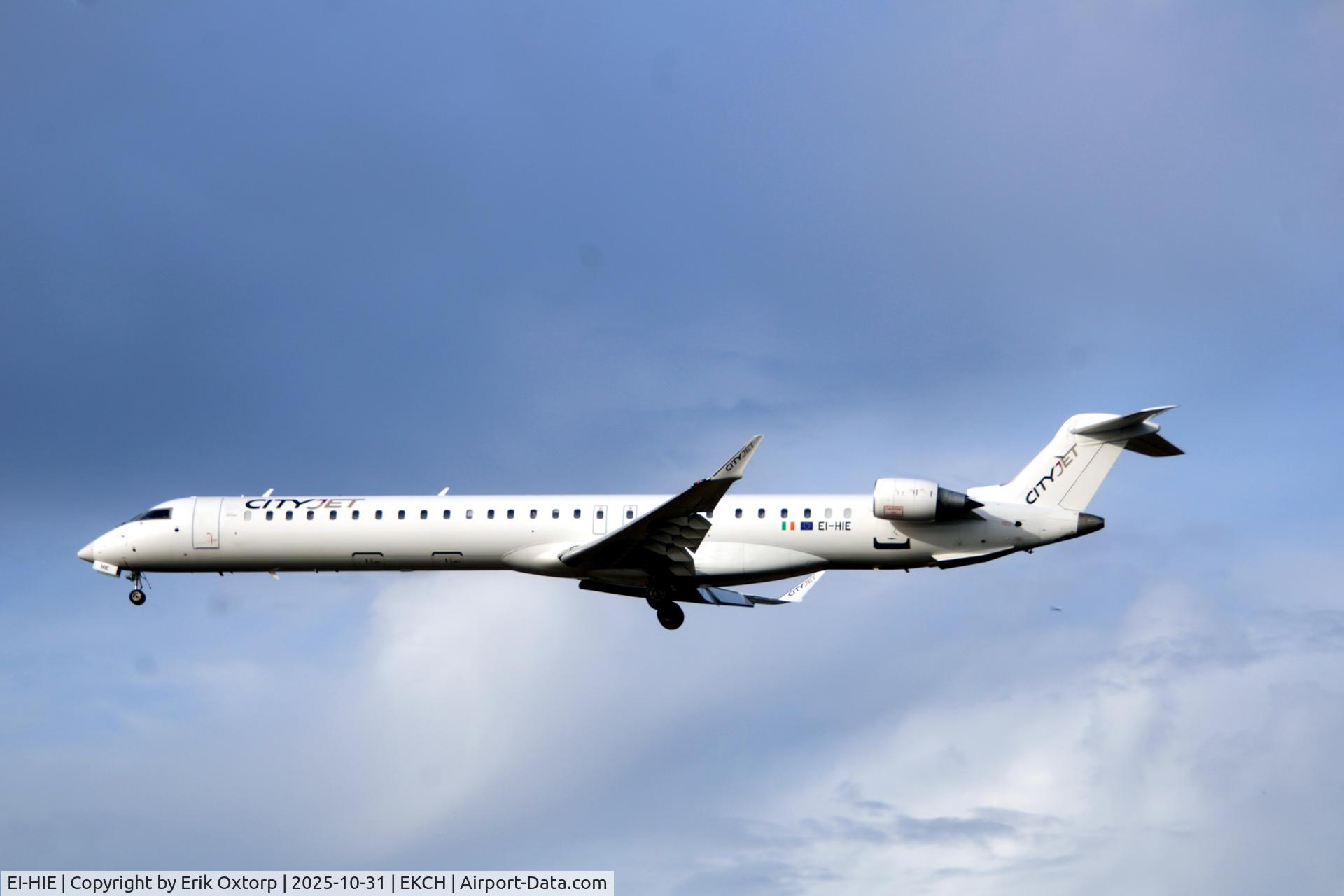 EI-HIE, 2010 Bombardier CRJ 1000 (CL600-2E25) C/N 109010, EI-HIE operating on behalf of SAS. Landing rw 22L