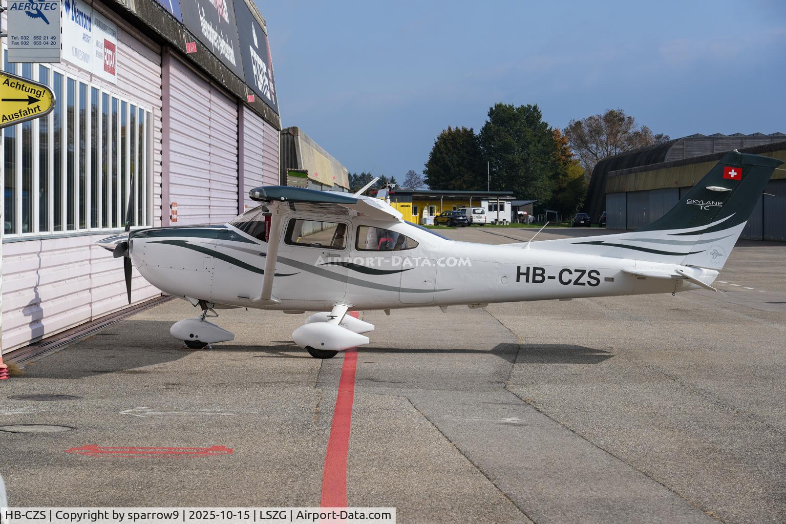 HB-CZS, 2008 Cessna T182T Turbo Skylane C/N T18208896, In front of the maintenance-hangar