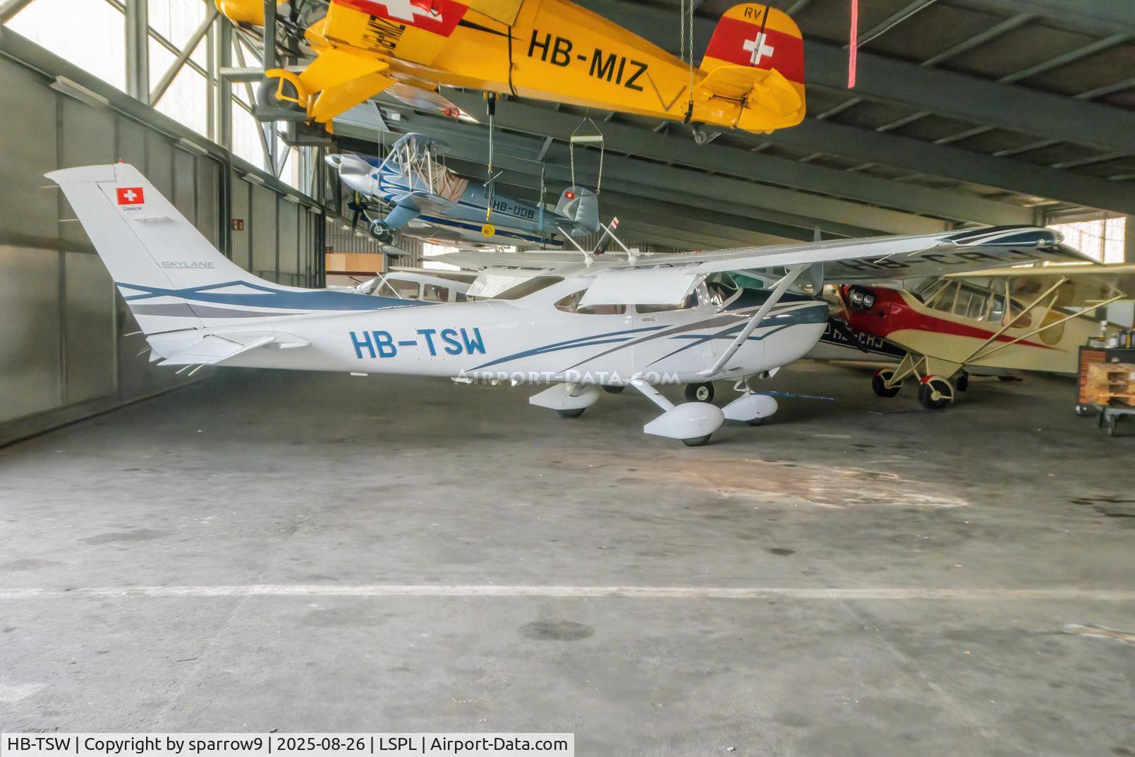 HB-TSW, 2007 Cessna 182T Skylane C/N 18282034, At Langenthal-Bleienbach