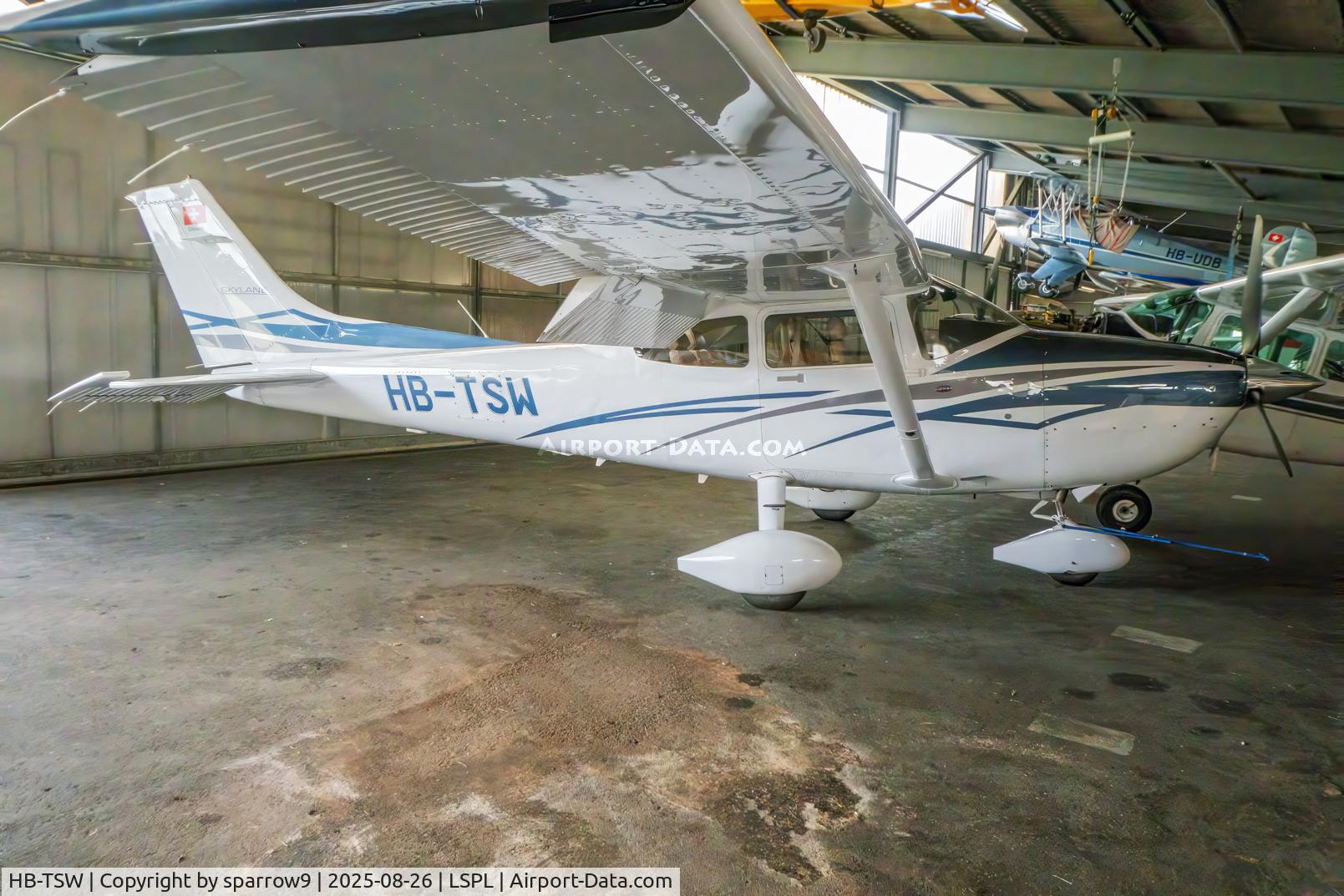 HB-TSW, 2007 Cessna 182T Skylane C/N 18282034, At Langenthal-Bleienbach