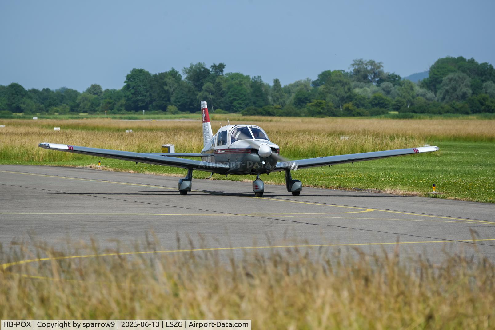 HB-POX, 1992 Piper PA-28-181 Archer II C/N 2890159, Nearly a front view at Grenchen