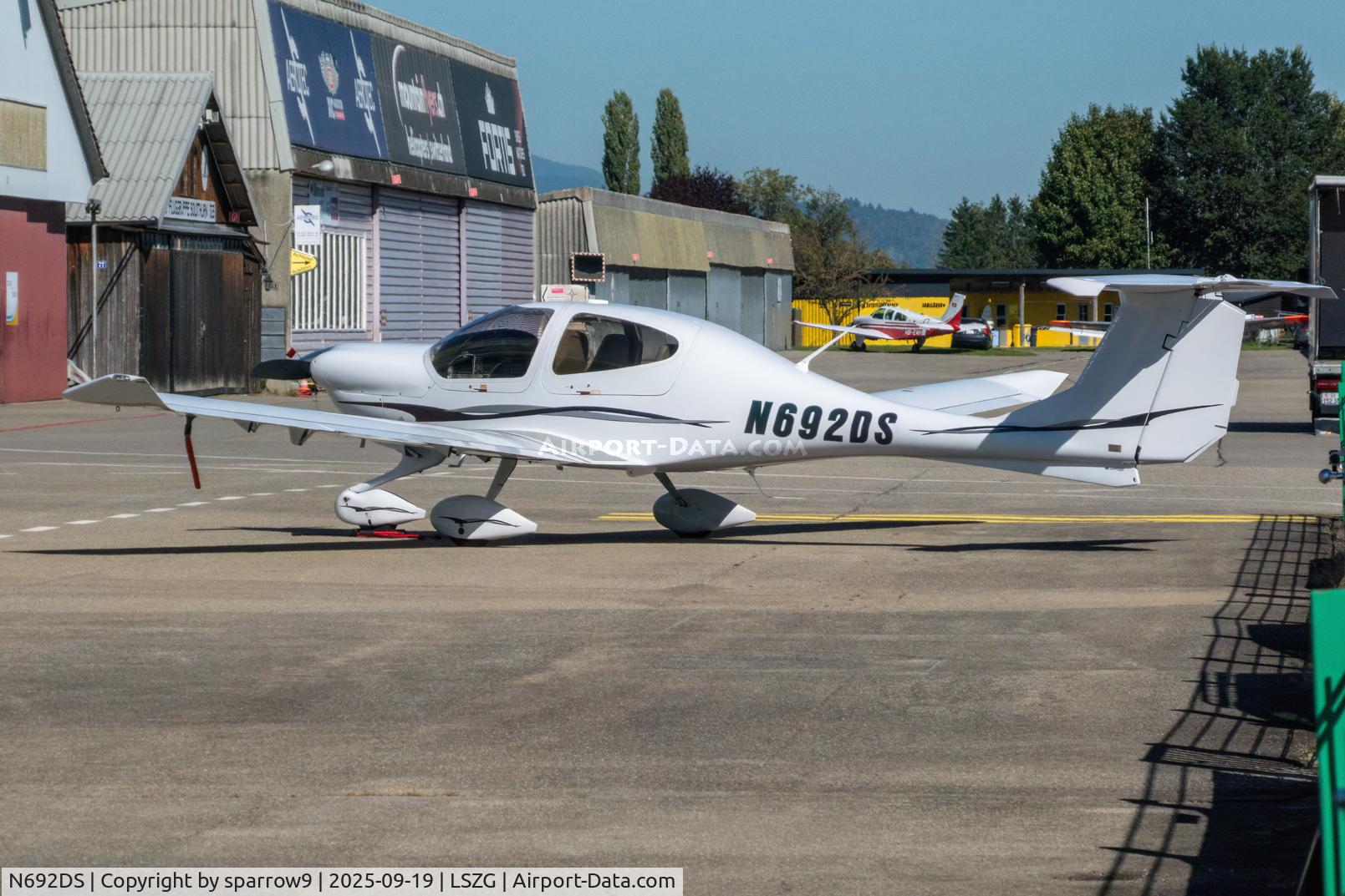 N692DS, 2006 Diamond DA-40 Diamond Star C/N 40.692, At Grenchen