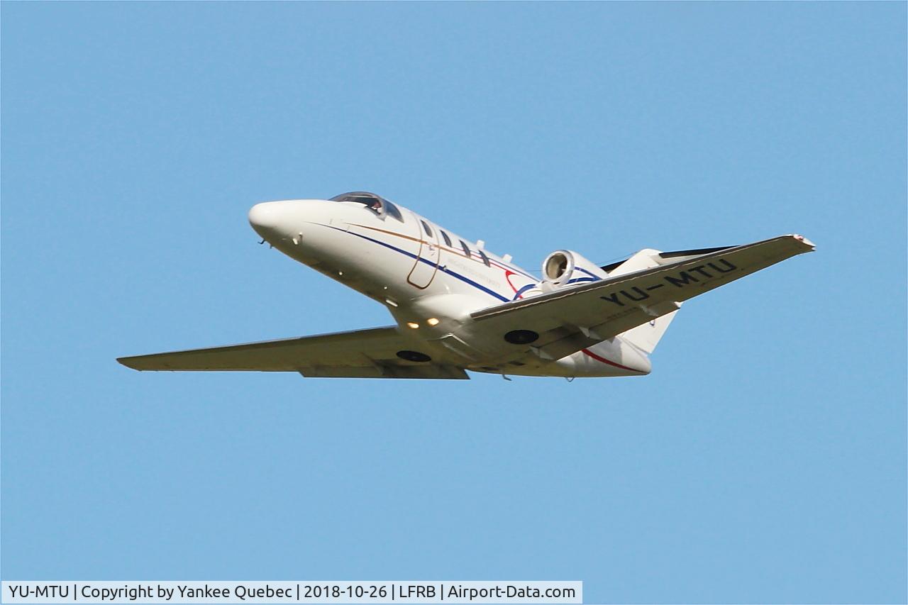 YU-MTU, 1998 Cessna 525 CitationJet CJ1 C/N 525-0295, Take off rwy 25L, Brest-Bretagne airport (LFRB-BES)