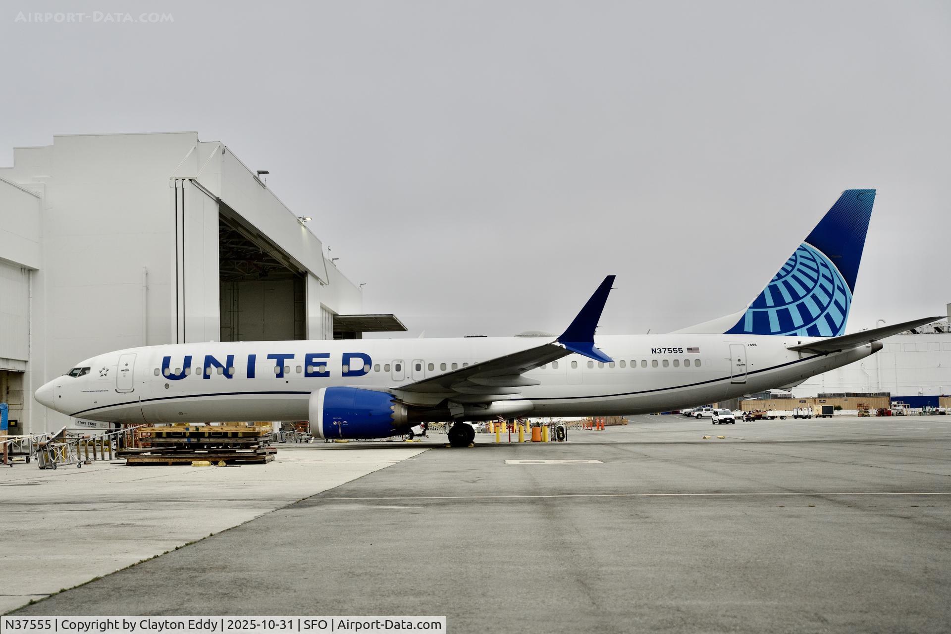 N37555, 2023 Boeing 737-9 MAX C/N 67182, SFO 2025
