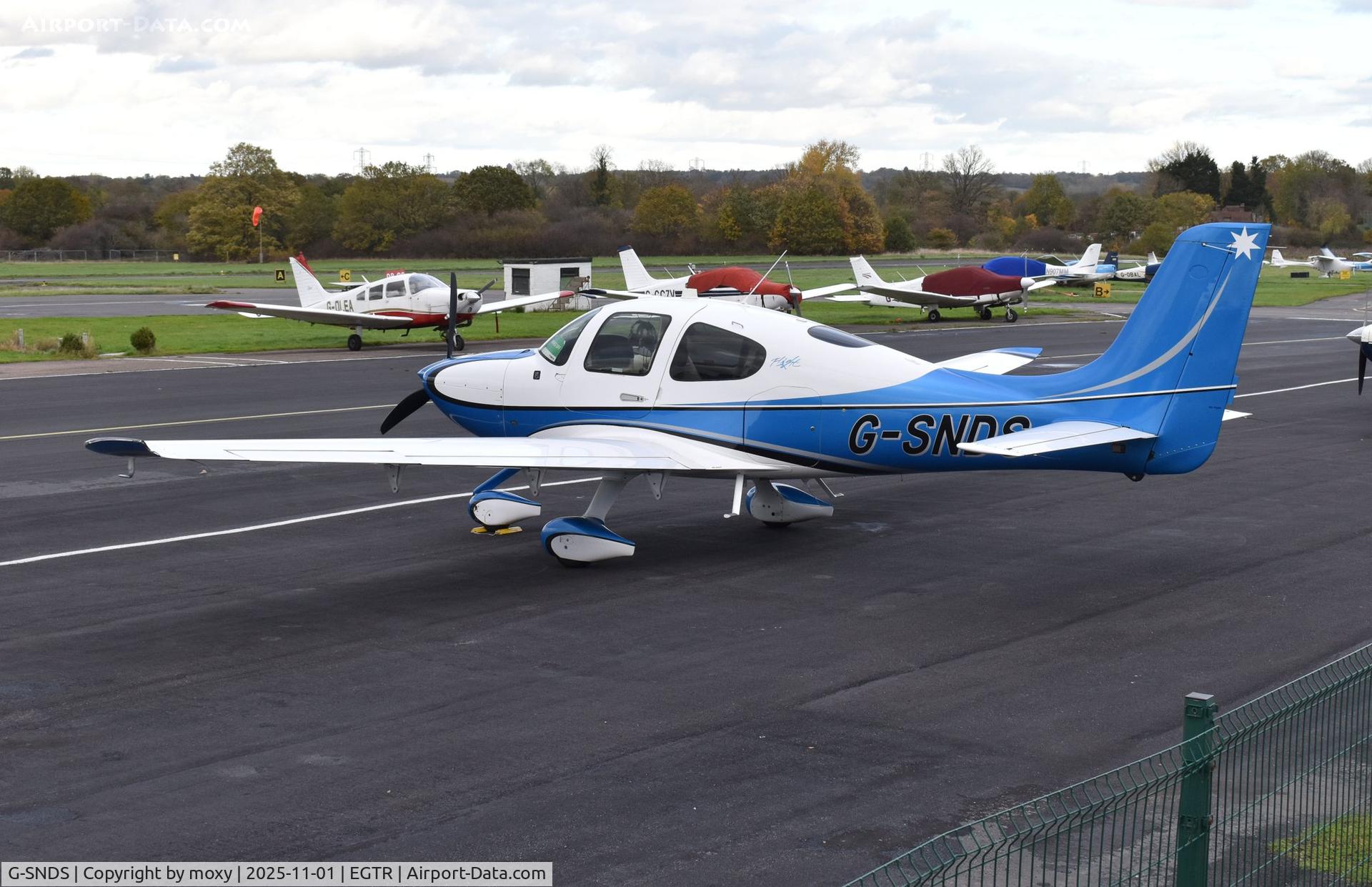 G-SNDS, 2019 Cirrus SR20 C/N 2528, Cirrus SR20 at Elstree. Ex N543DS 