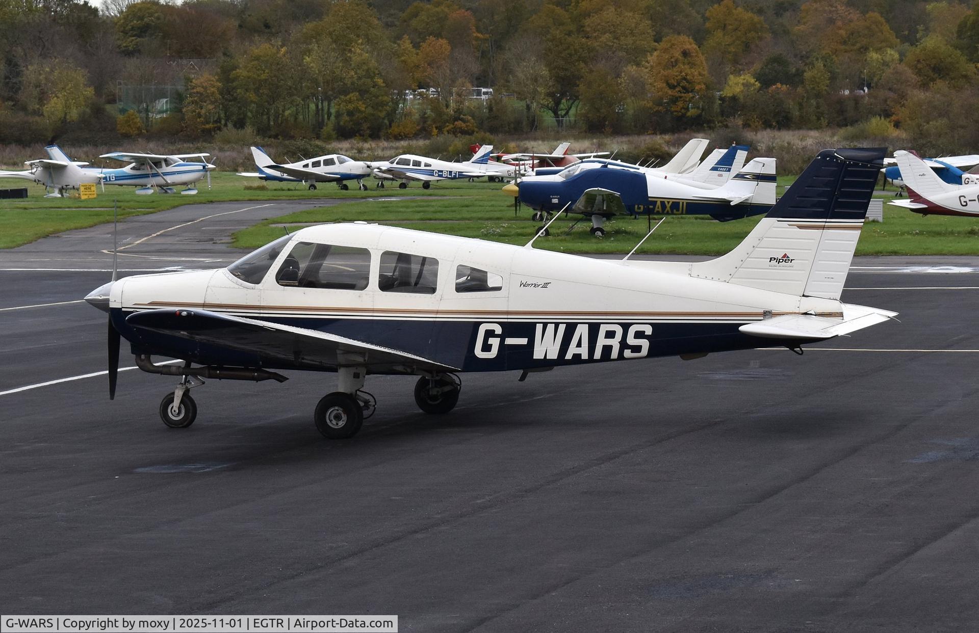 G-WARS, 1997 Piper PA-28-161 Cherokee Warrior III C/N 2842022, Piper PA-28-161 Cherokee Warrior III at Elstree. Ex N9281X 
