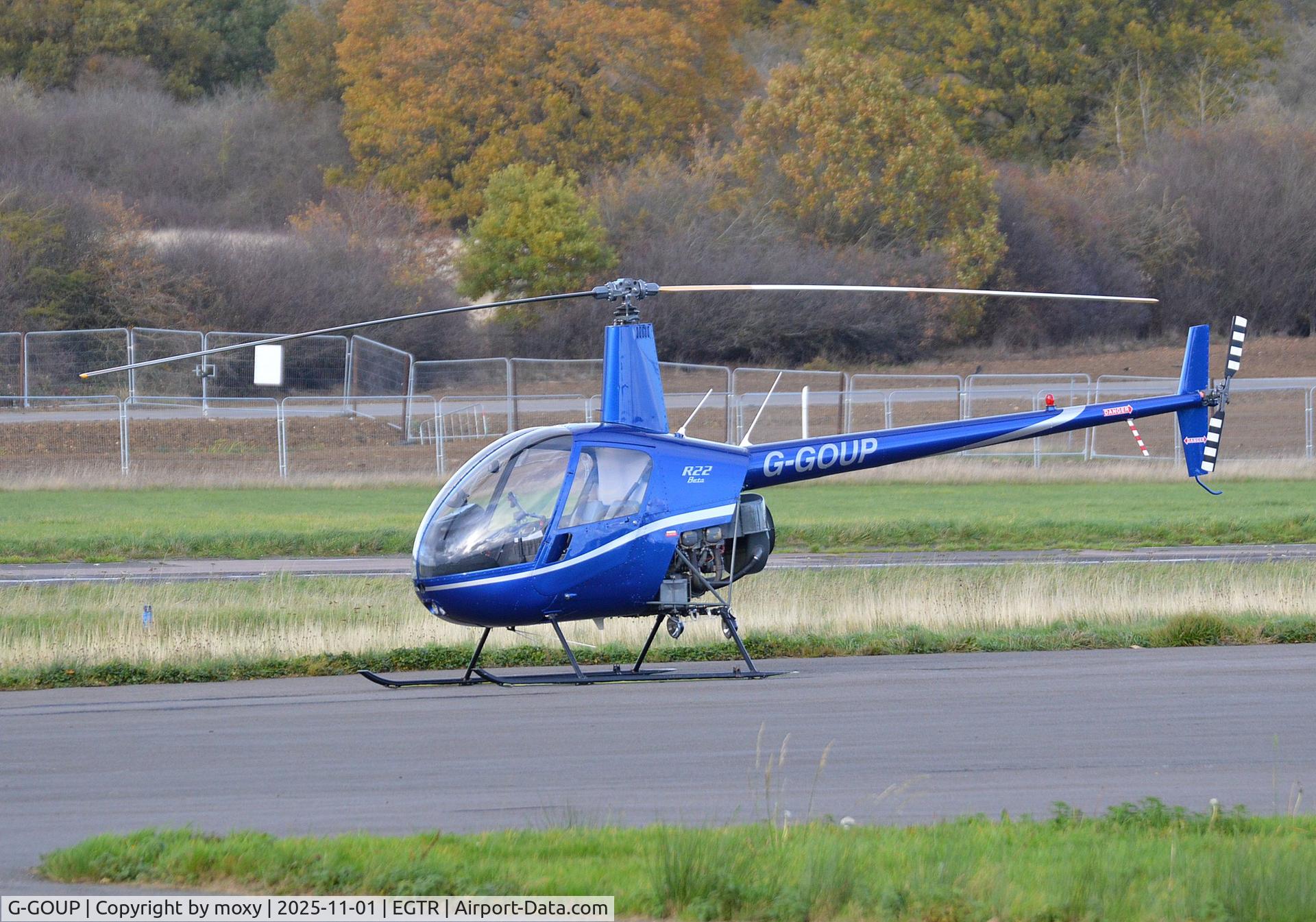 G-GOUP, 1991 Robinson R22 Beta II C/N 1663, Robinson R22 Beta II at Elstree.