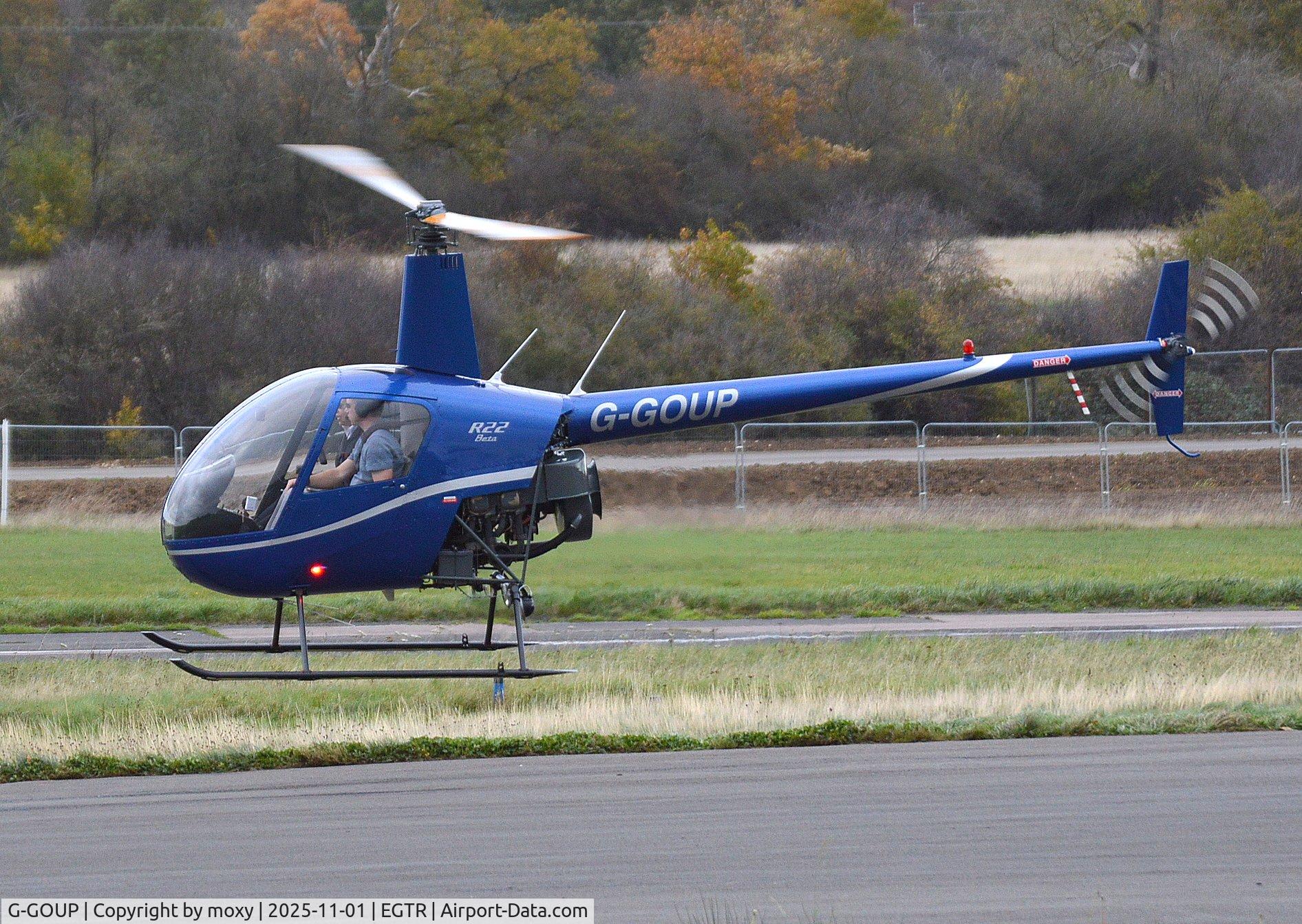 G-GOUP, 1991 Robinson R22 Beta II C/N 1663, Robinson R22 Beta II at Elstree.