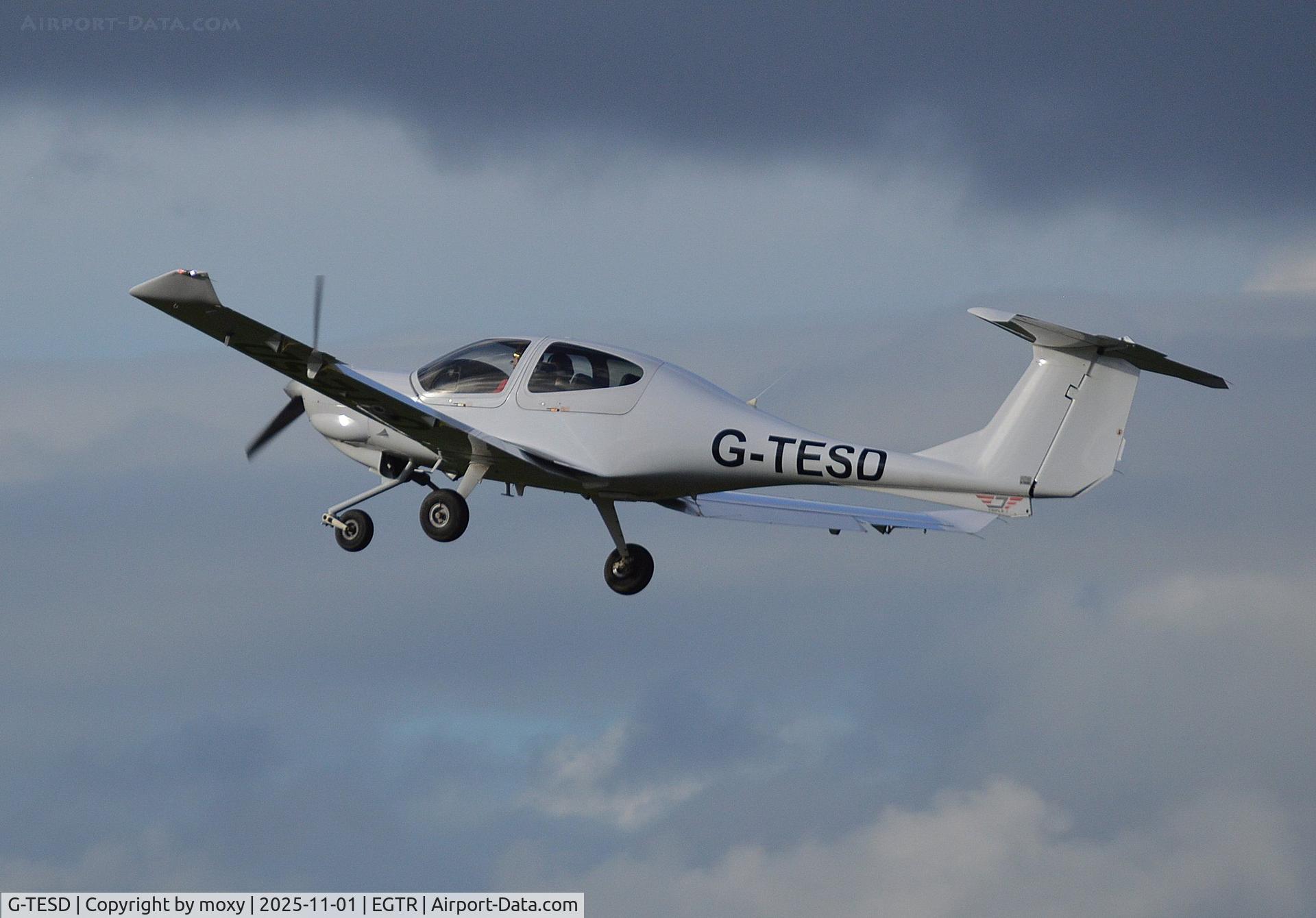 G-TESD, 2007 Diamond DA-40D Diamond Star Diamond Star C/N D4.293, DA-40D Diamond Star at Elstree. Ex 2-PASD