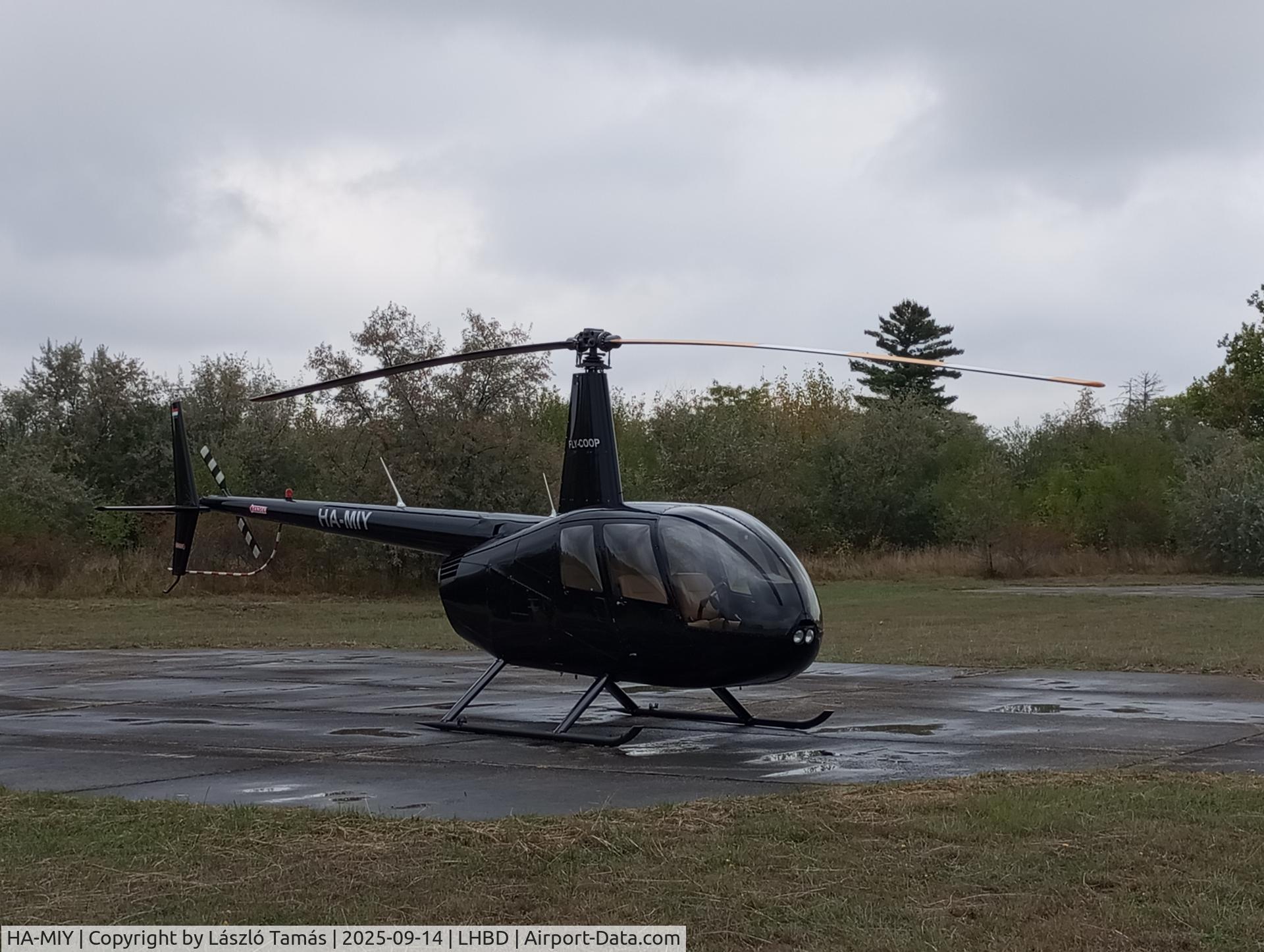 HA-MIY, Robinson Helicopter Comp. R44 Raven 2 C/N 12524, A beautiful R44 at Börgönd airfield (LHBD).