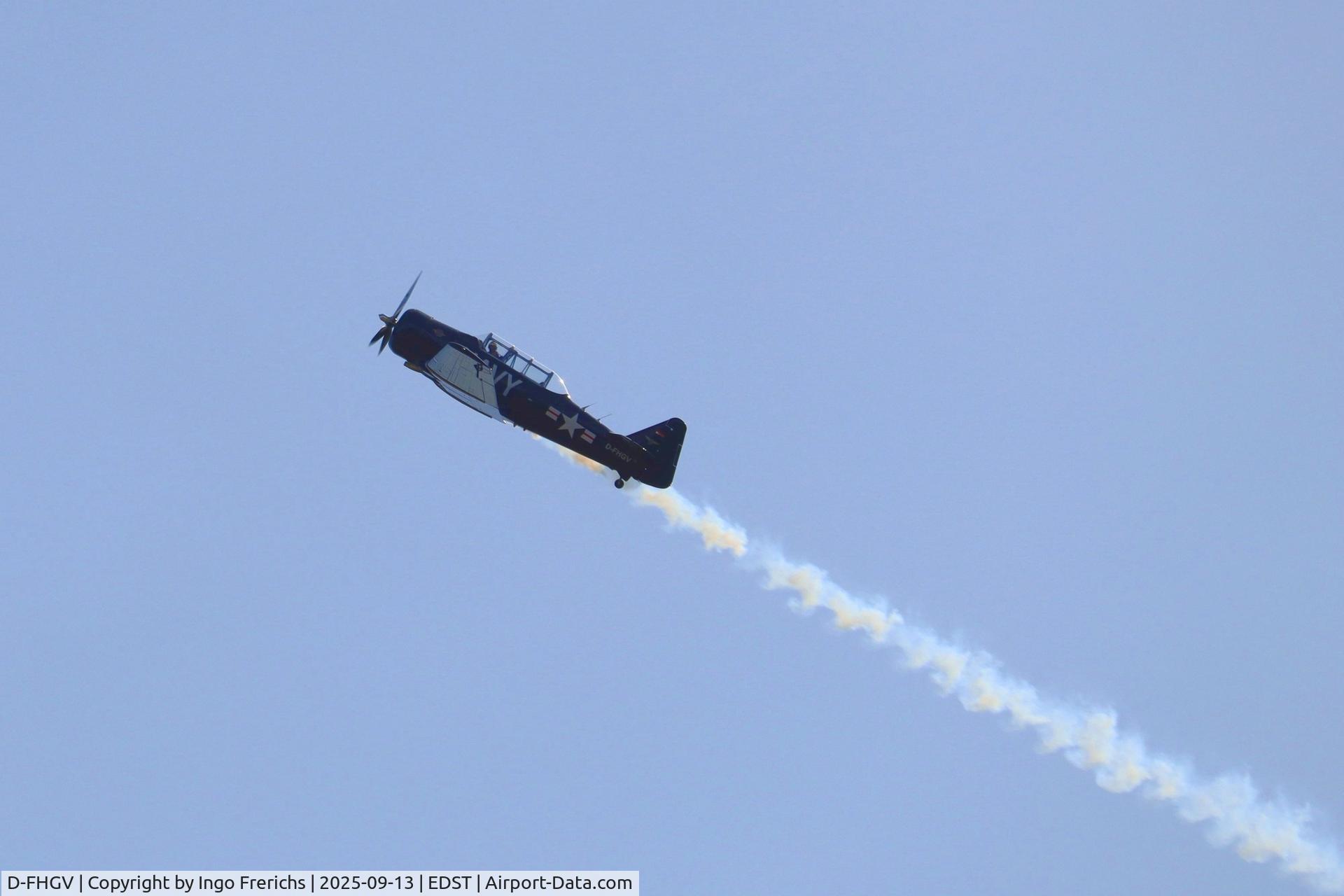 D-FHGV, 1941 Noorduyn AT-16 Harvard II C/N 81-4038, D-FHGV during the aerobatic display at OTT 2025