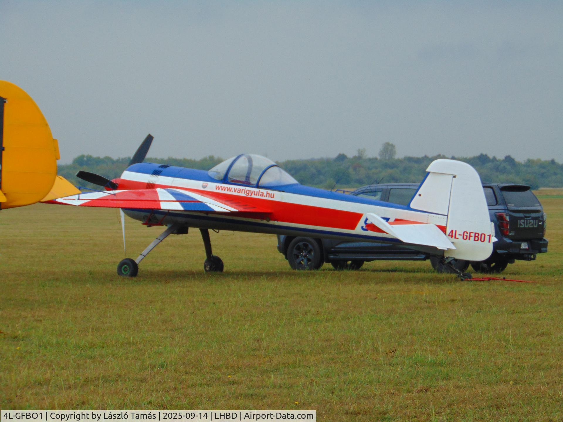 4L-GFBO1, Yakovlev Yak-55 C/N 901010, Shortly before display flight at Börgönd airfield...