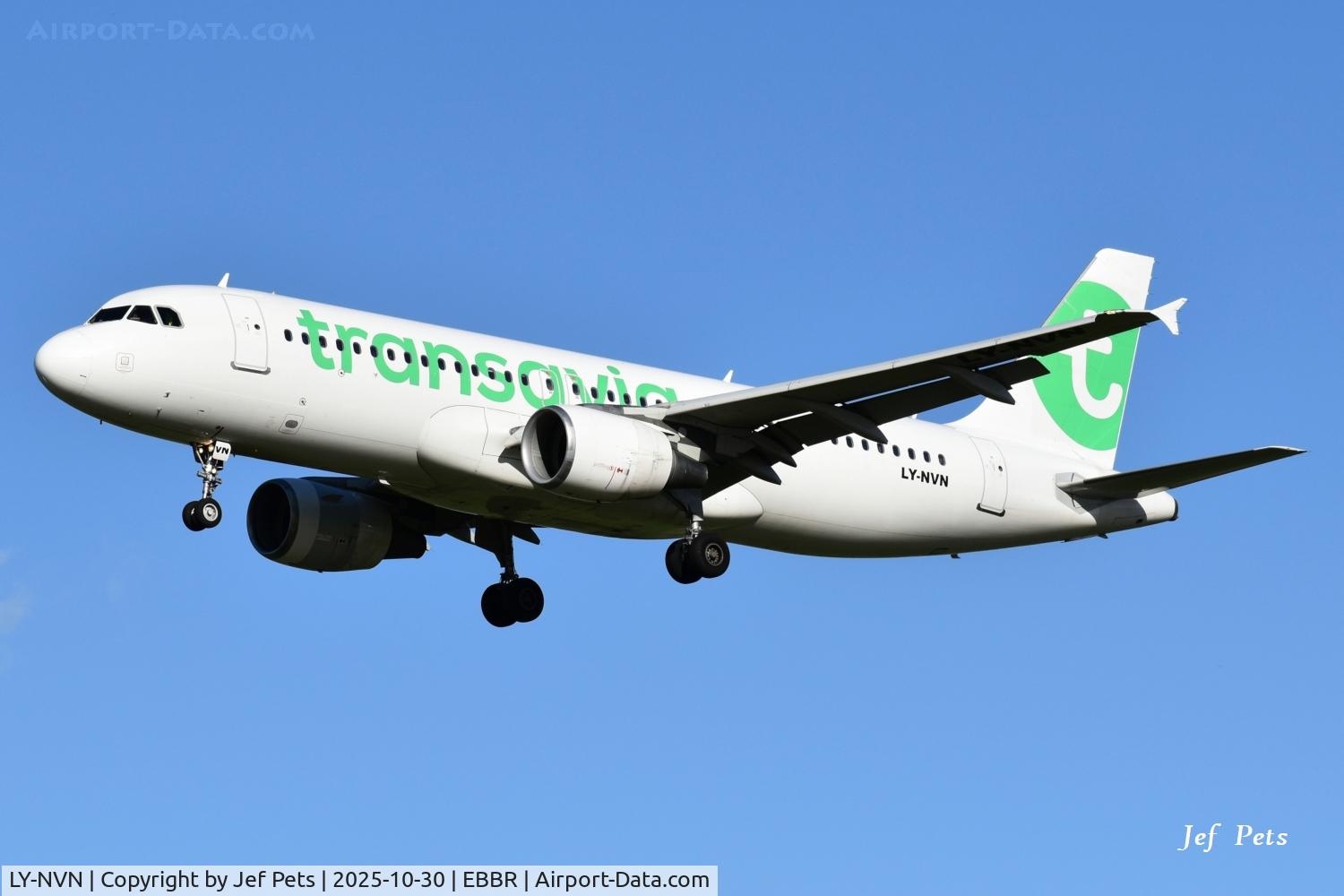 LY-NVN, 2010 Airbus A320-214 C/N 4448, Transavia LY-NVN landing at Brussels Airport.
