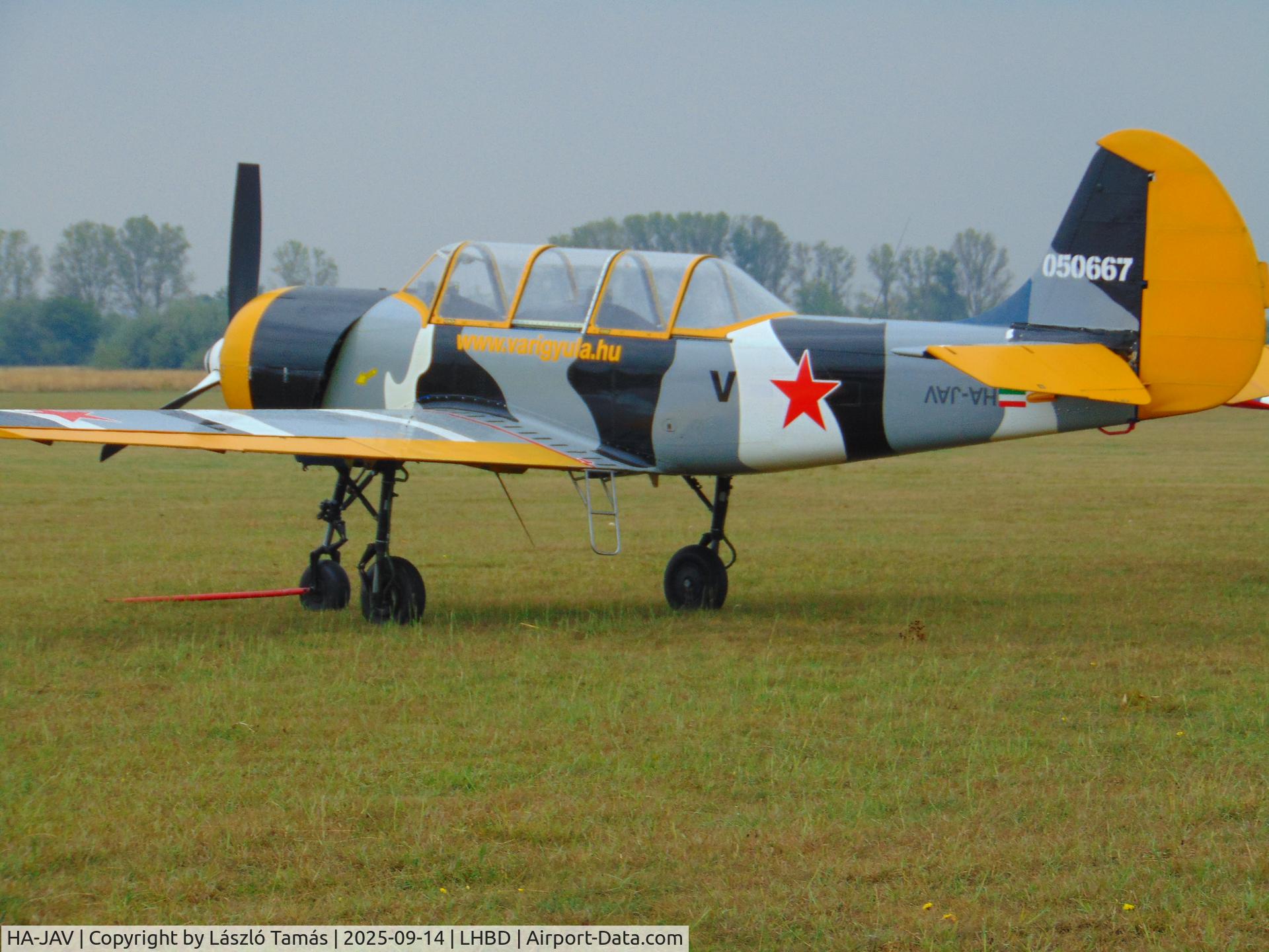 HA-JAV, 1985 Yakovlev Yak-52 C/N 856008, At Börgnd airfield...