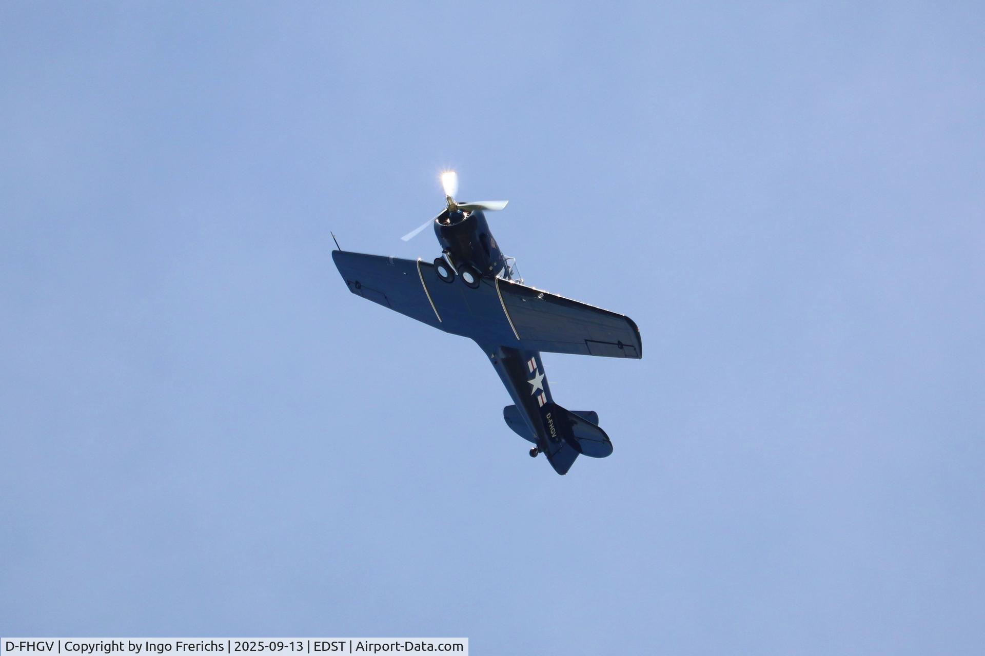 D-FHGV, 1941 Noorduyn AT-16 Harvard II C/N 81-4038, D-FHGV during the aerobatic display at OTT 2025