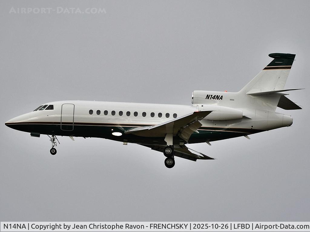 N14NA, 1992 Dassault Falcon 900 C/N 124, landing runway 29 from Porto