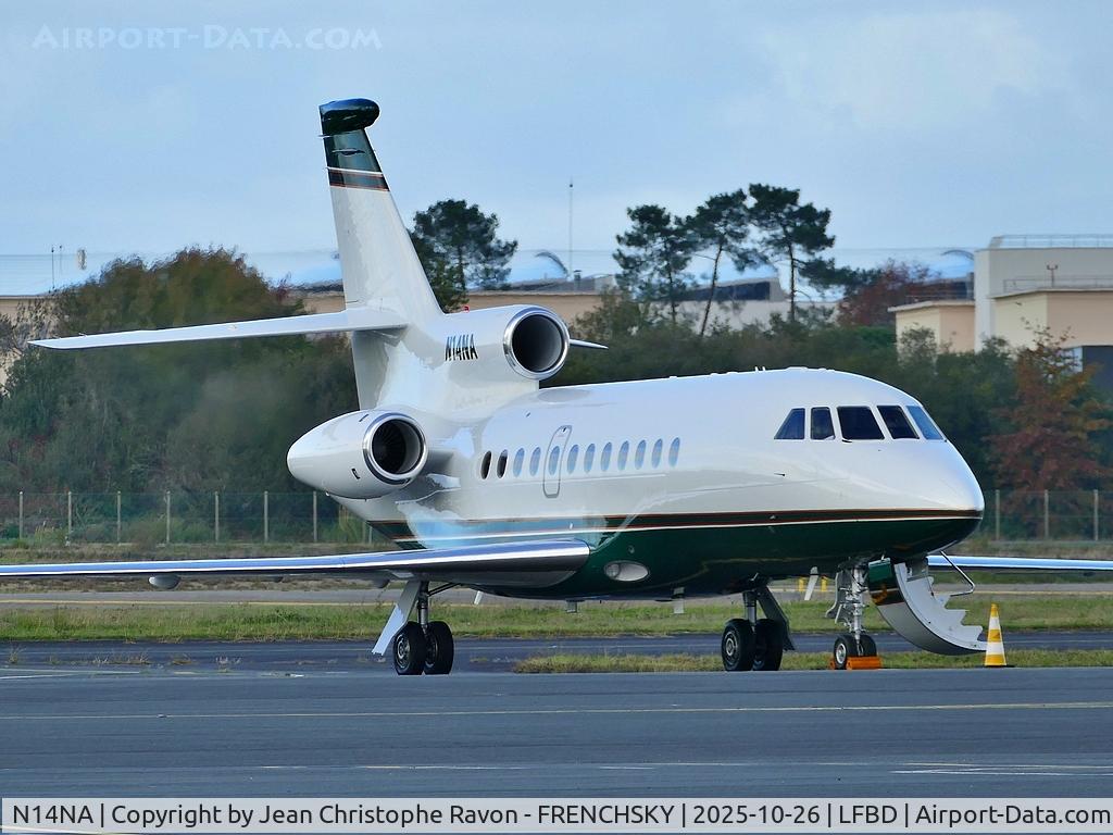 N14NA, 1992 Dassault Falcon 900 C/N 124, parking Lima