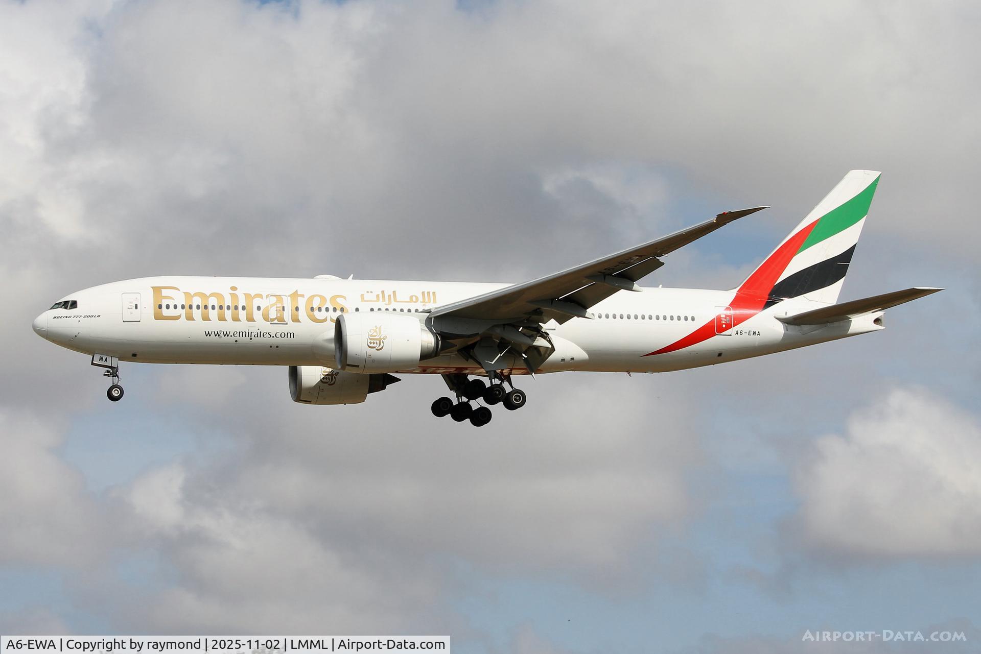 A6-EWA, 2007 Boeing 777-21H/LR C/N 35572, Emirates Airlines Boeing 777 21H/LR reg A6-EWA on final approach for RW31 landing in Malta.